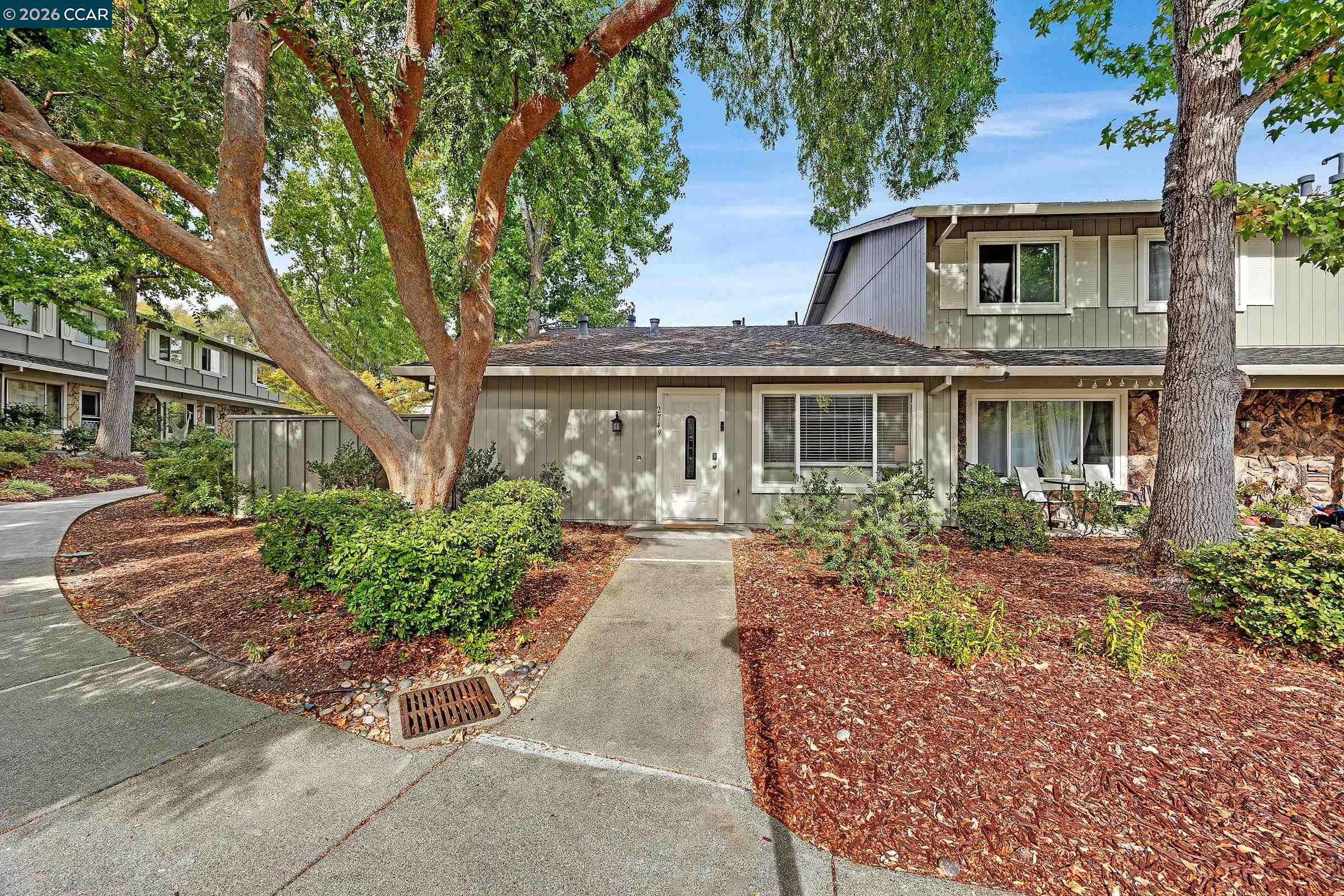 2749 Fountainhead Dr