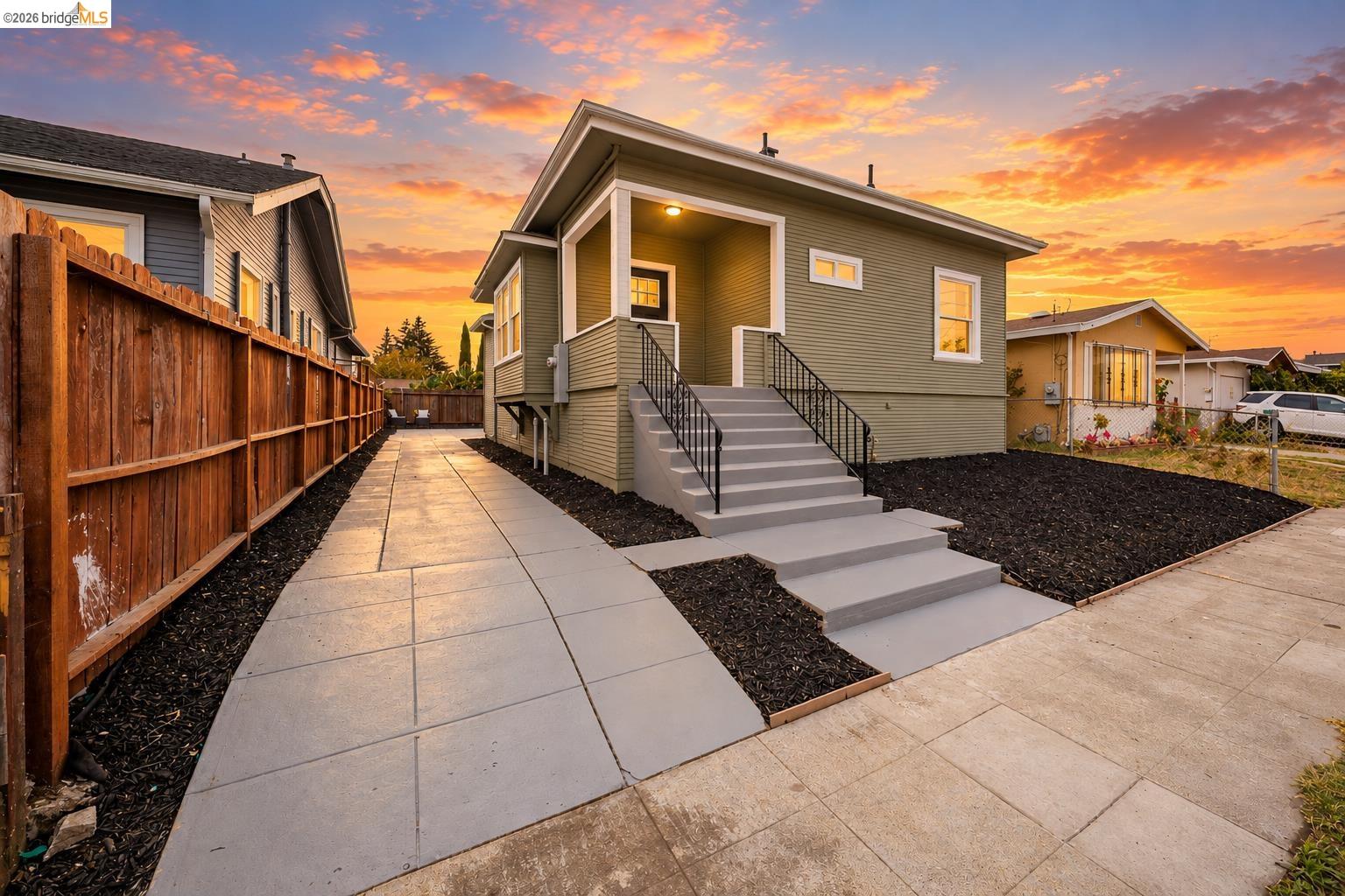 Front Image Thumbnail for EB41151913