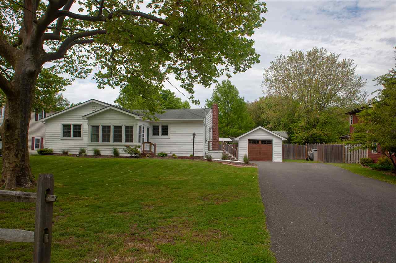 The deSatnick Real Estate Team