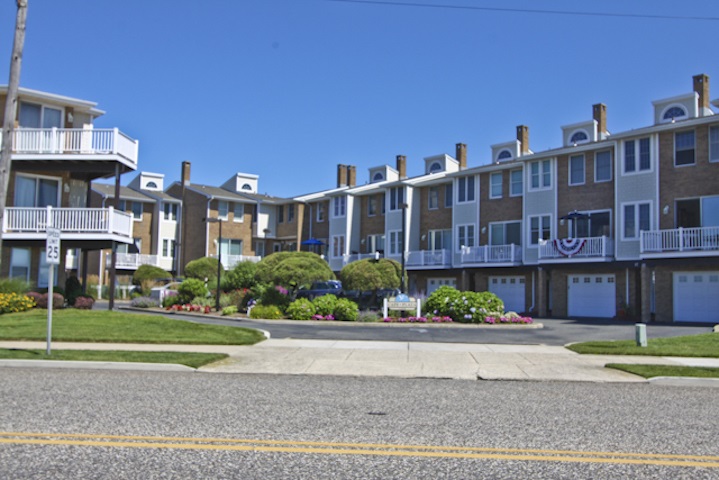 The deSatnick Real Estate Team