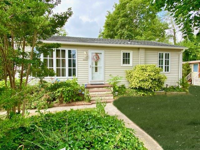 The deSatnick Real Estate Team