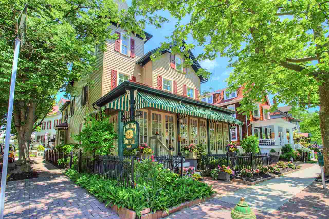 The deSatnick Real Estate Team