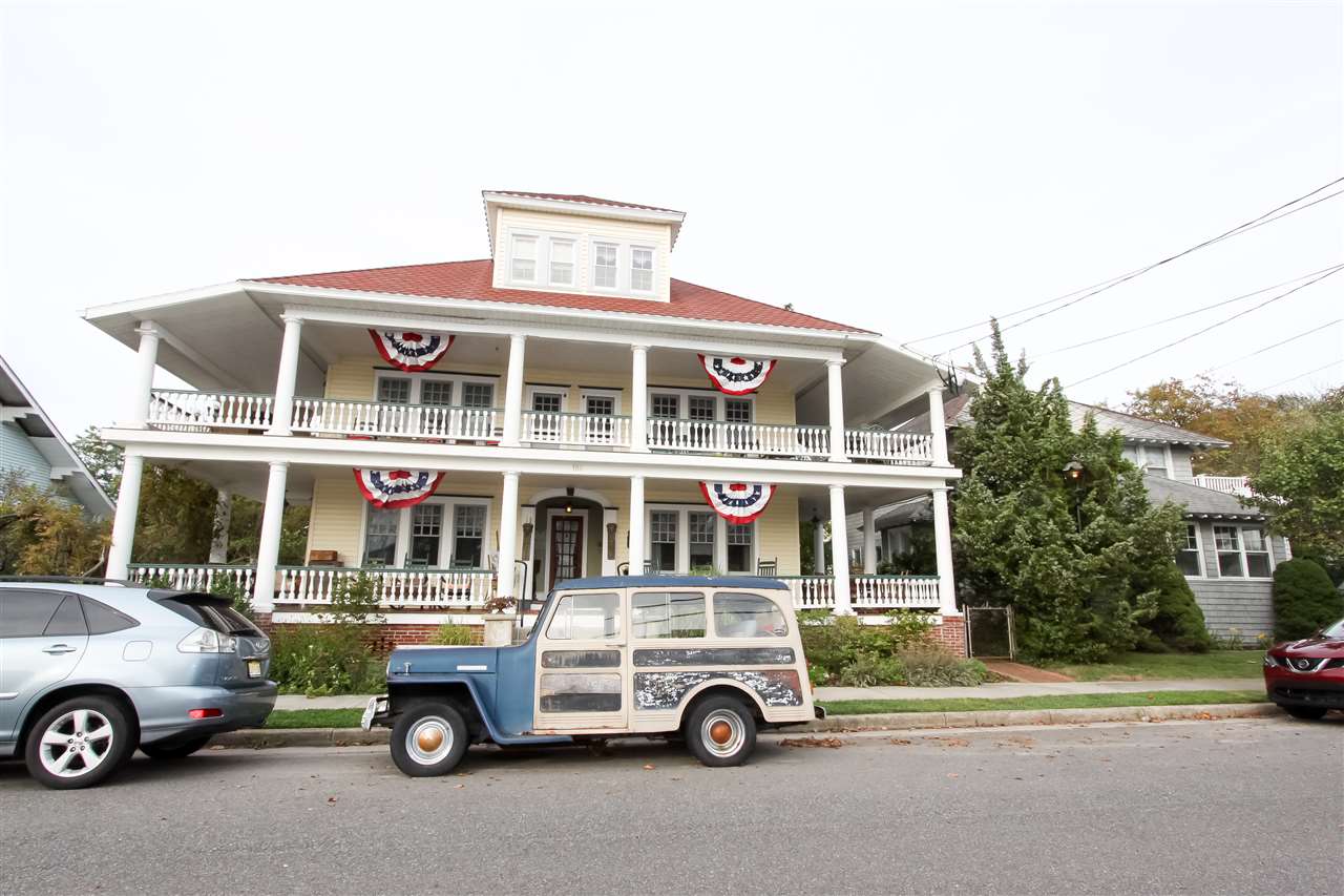 The deSatnick Real Estate Team