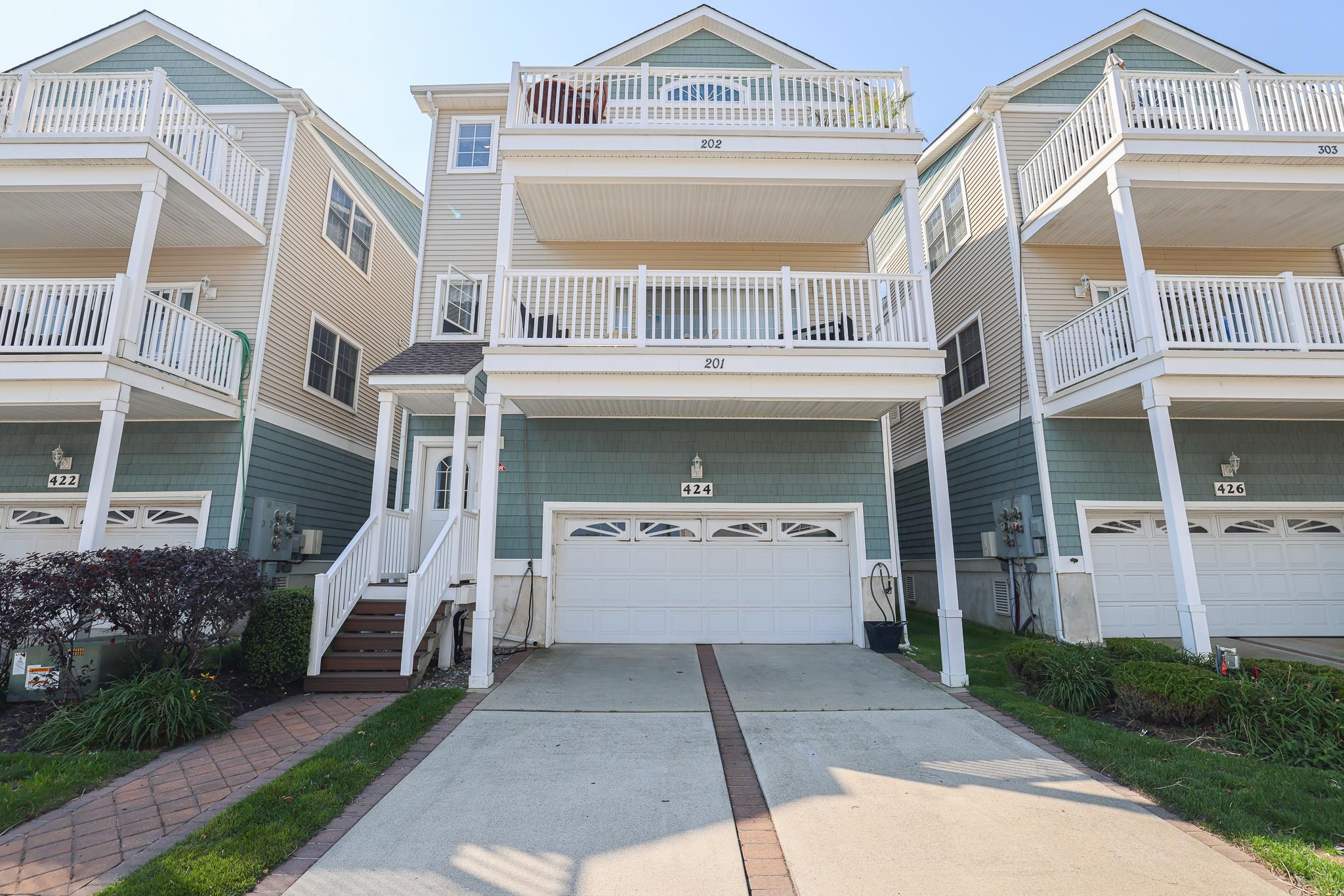 The deSatnick Real Estate Team