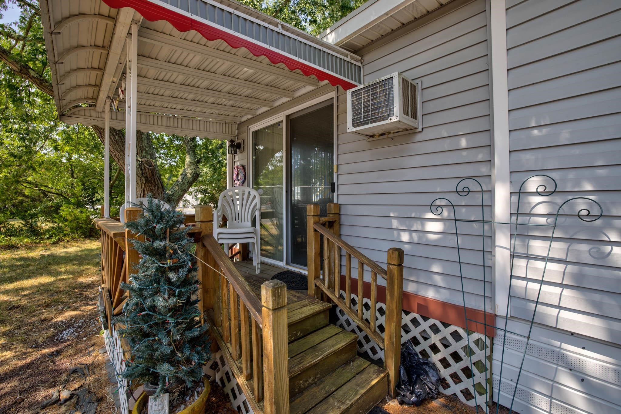 The deSatnick Real Estate Team