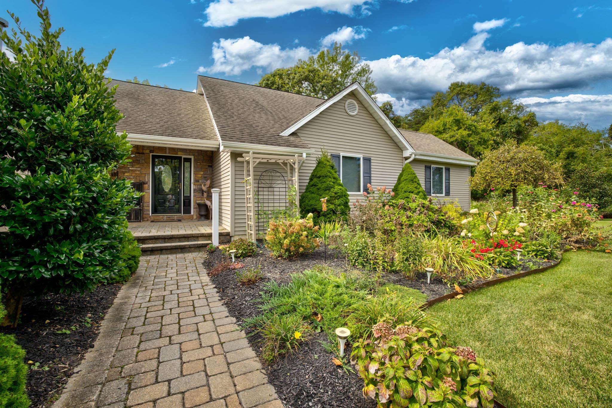 The deSatnick Real Estate Team