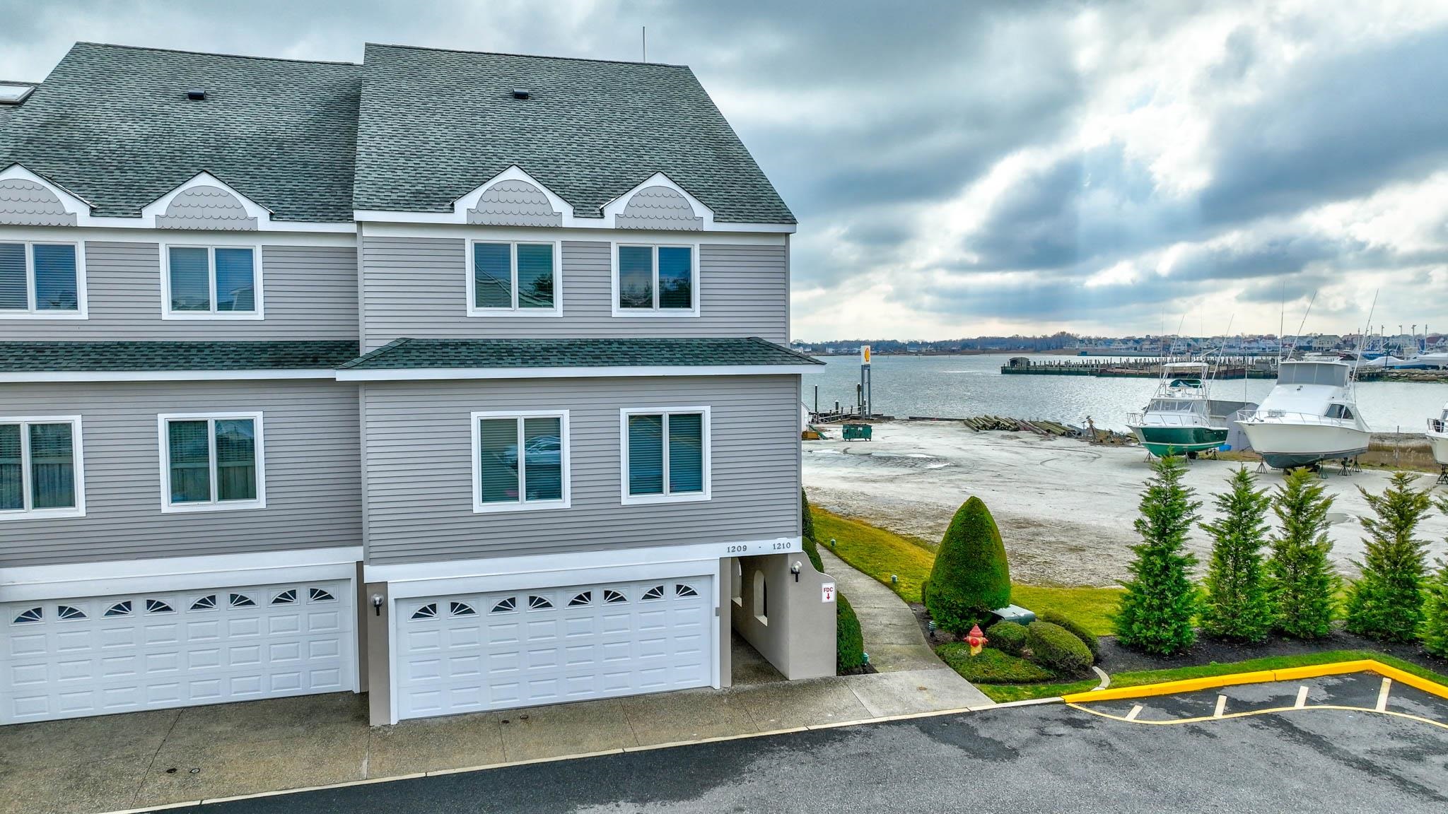 The deSatnick Real Estate Team