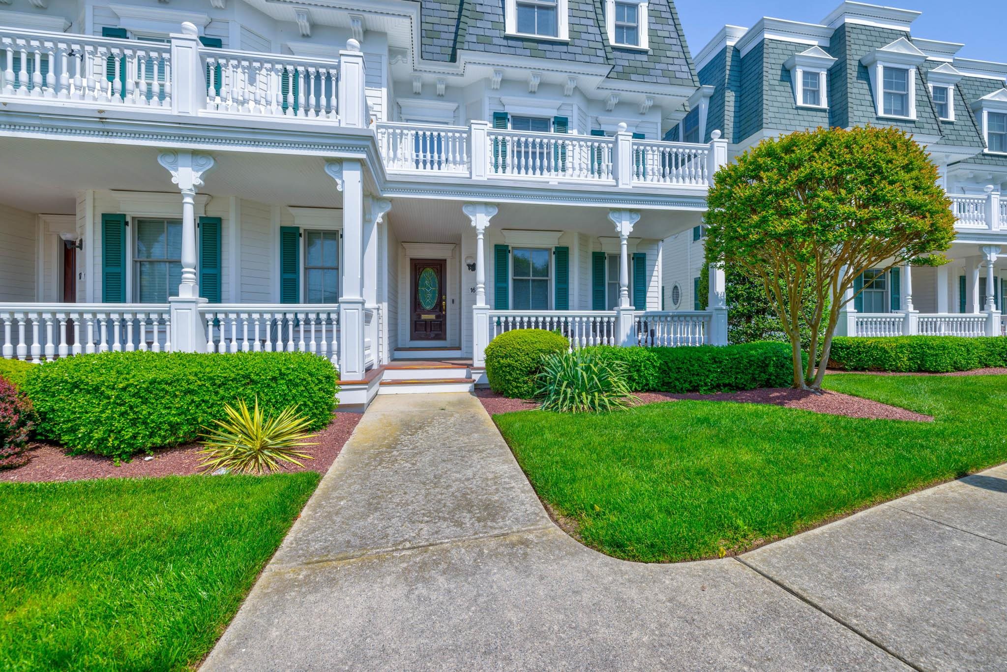 The deSatnick Real Estate Team