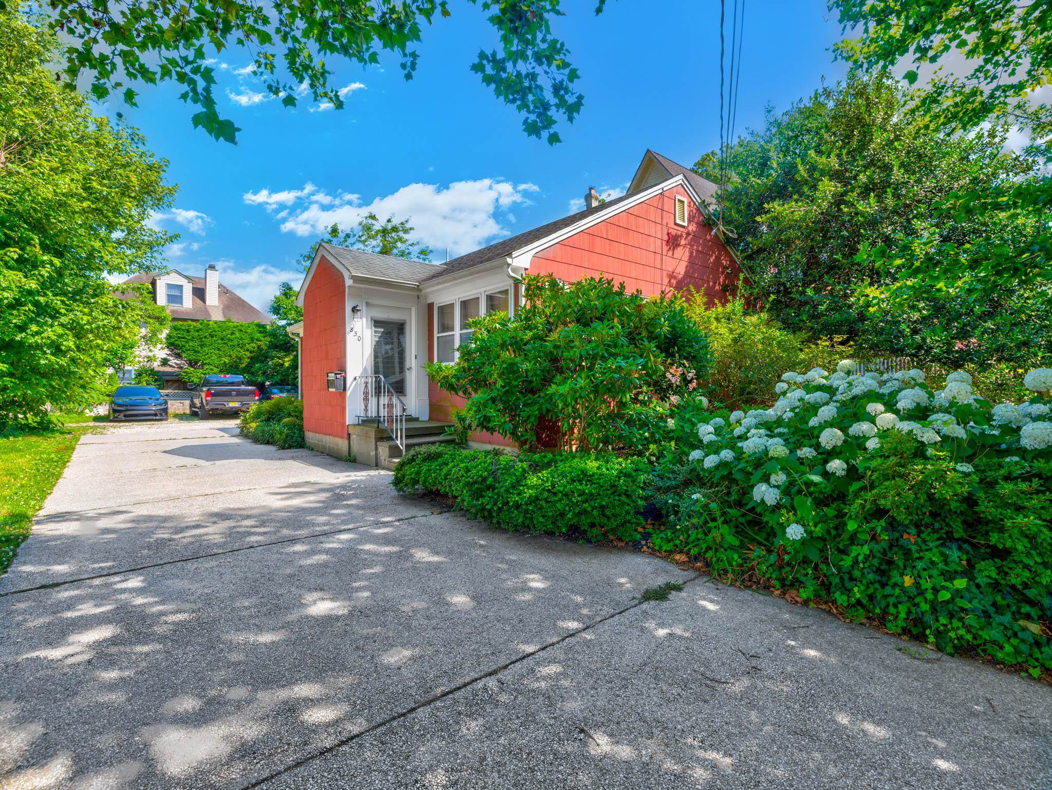 The deSatnick Real Estate Team