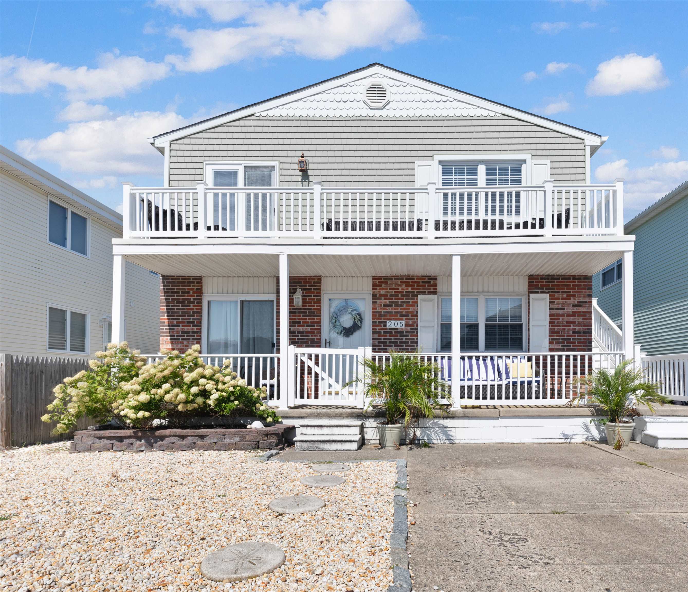 The deSatnick Real Estate Team