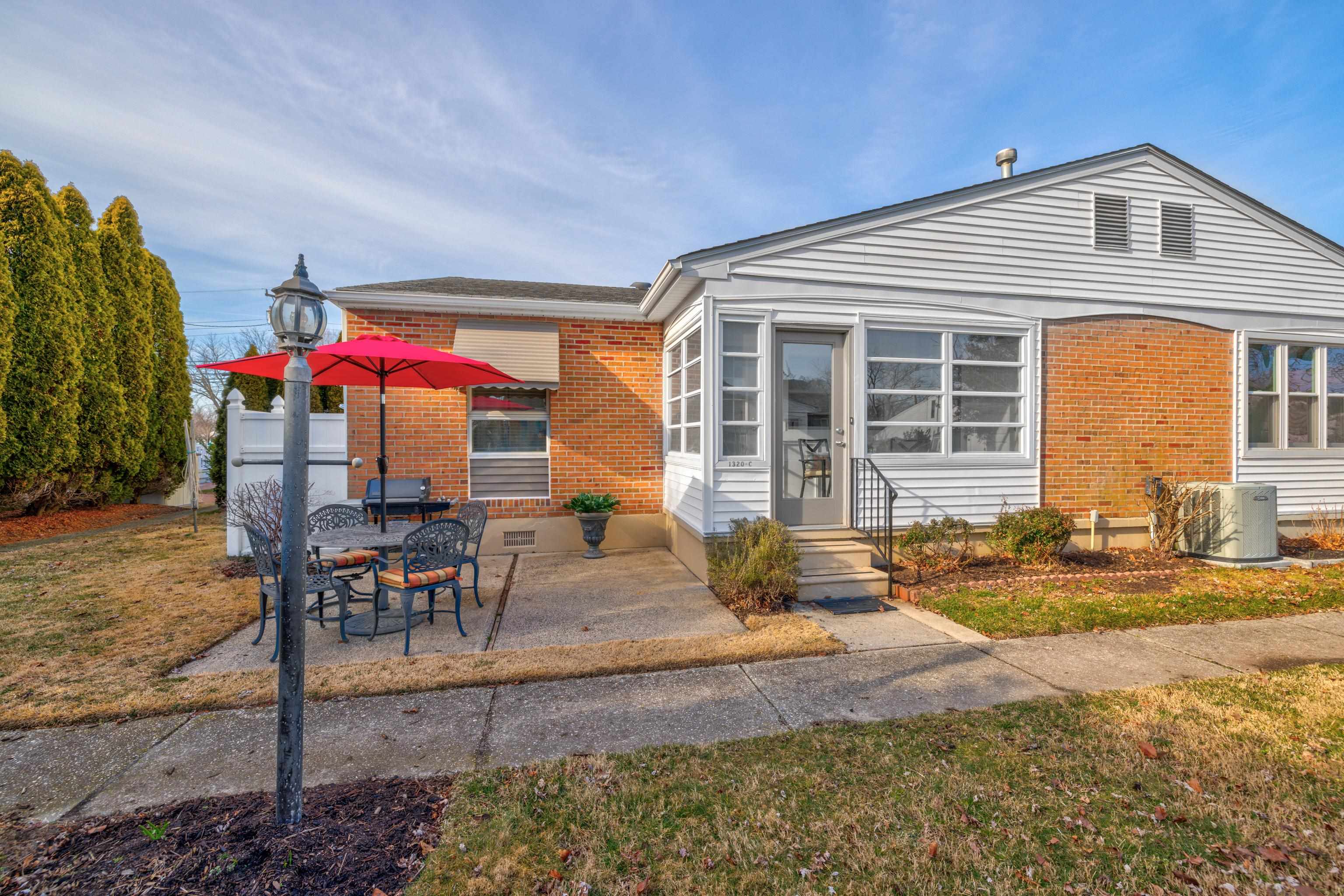 The deSatnick Real Estate Team