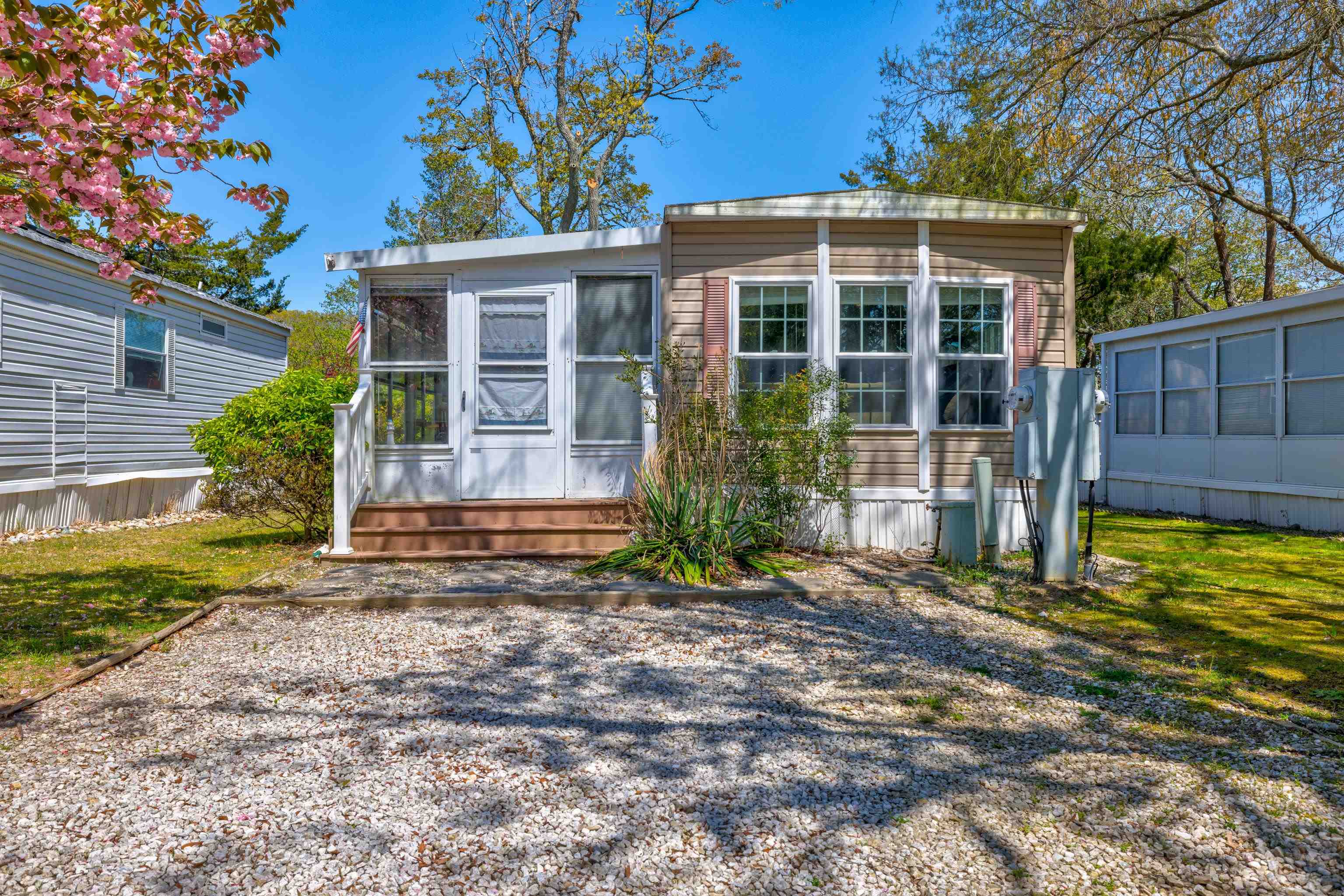 The deSatnick Real Estate Team