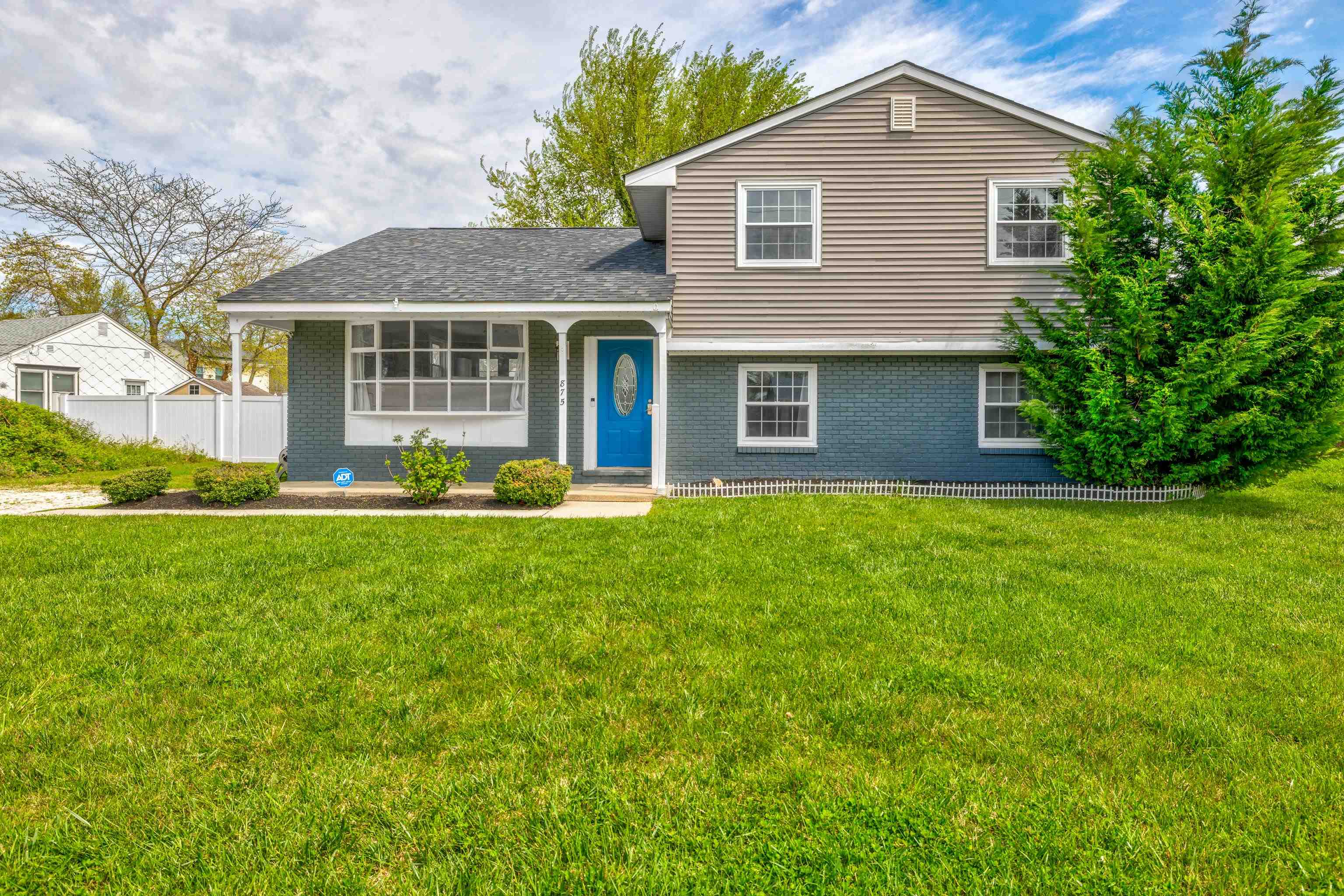 The deSatnick Real Estate Team