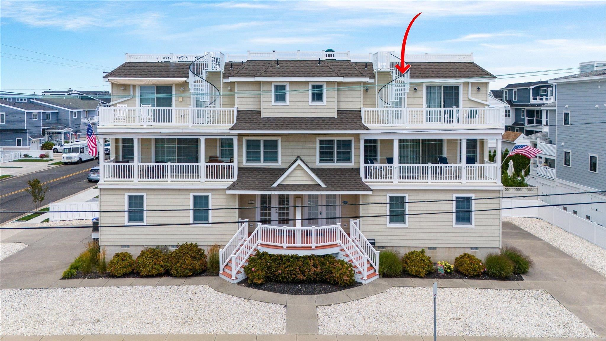 2487 Ocean Drive - Picture 1