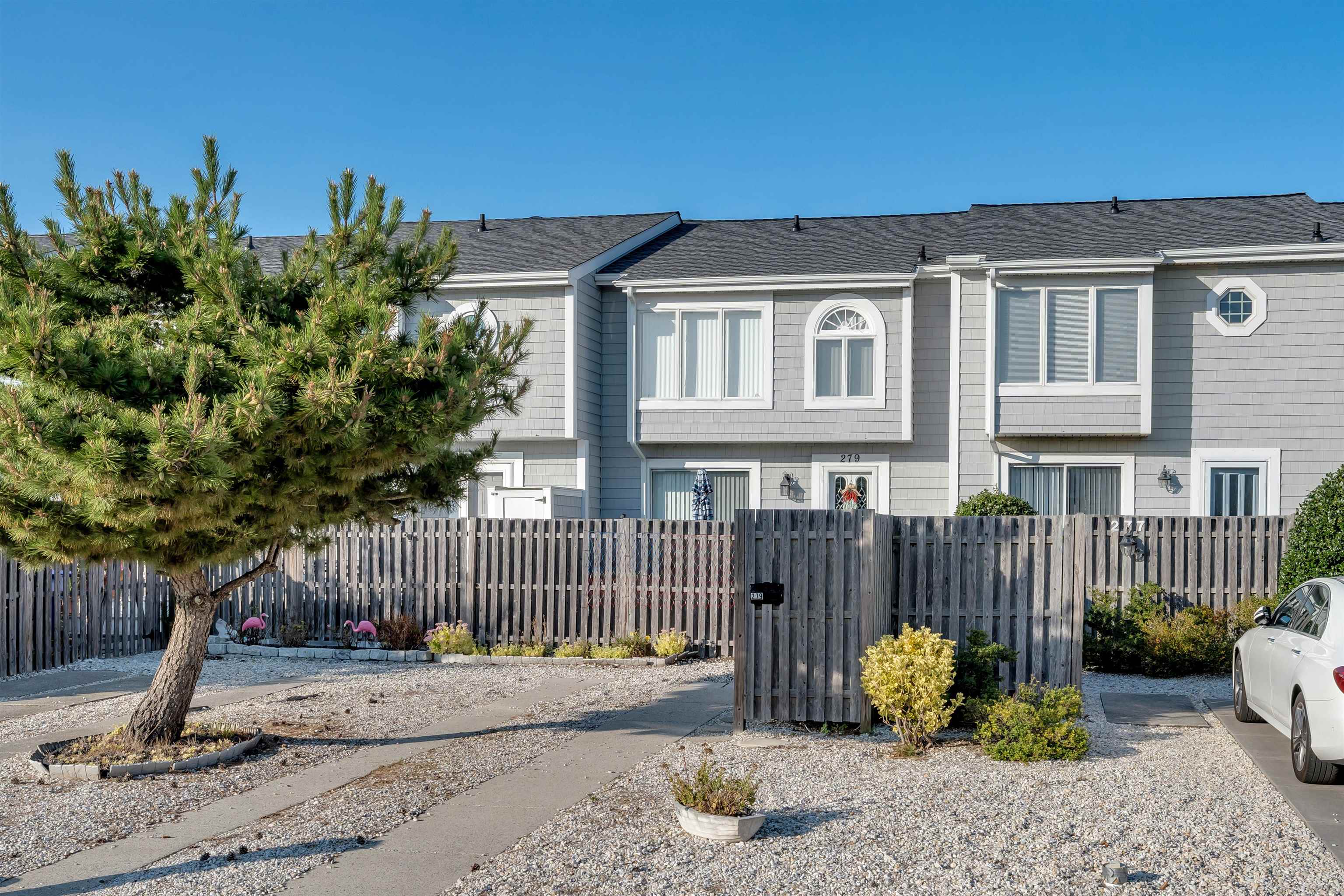 279 13th Street - Picture 3