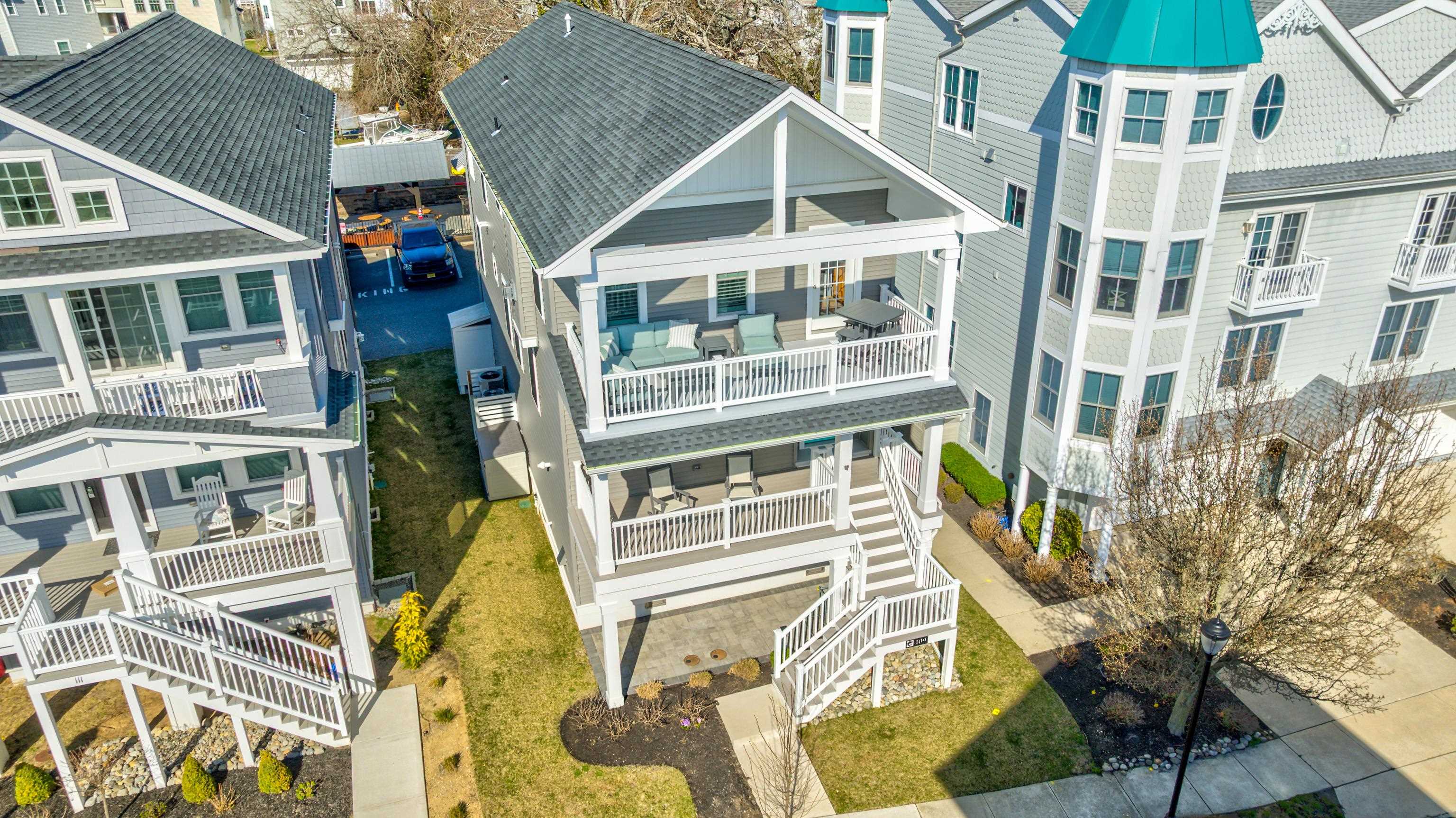 The deSatnick Real Estate Team