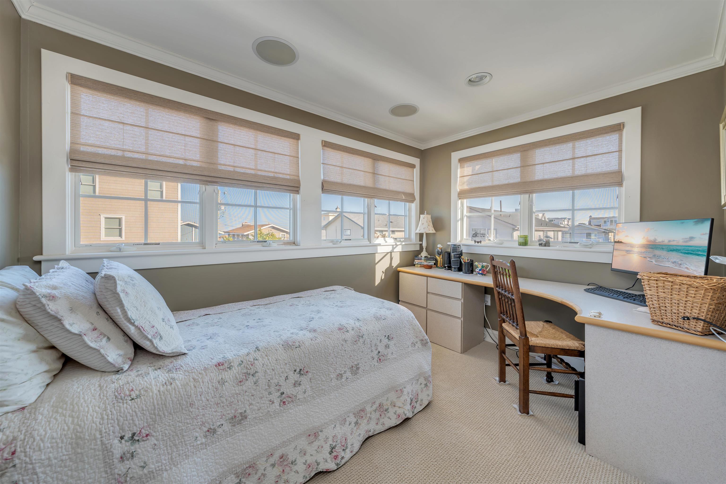 56 E 22nd Street - Picture 24