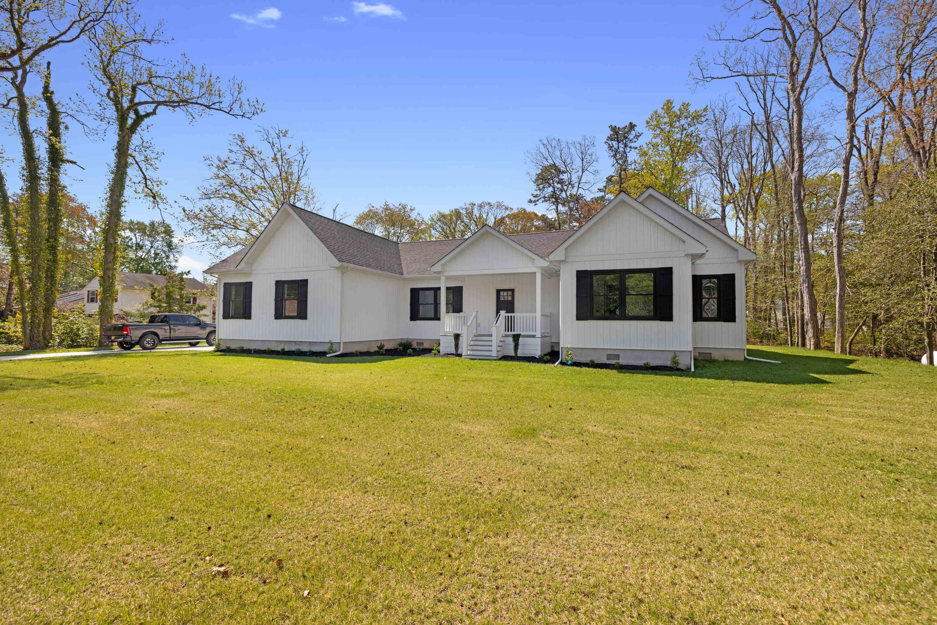 445 Dias Creek Road - Picture 2