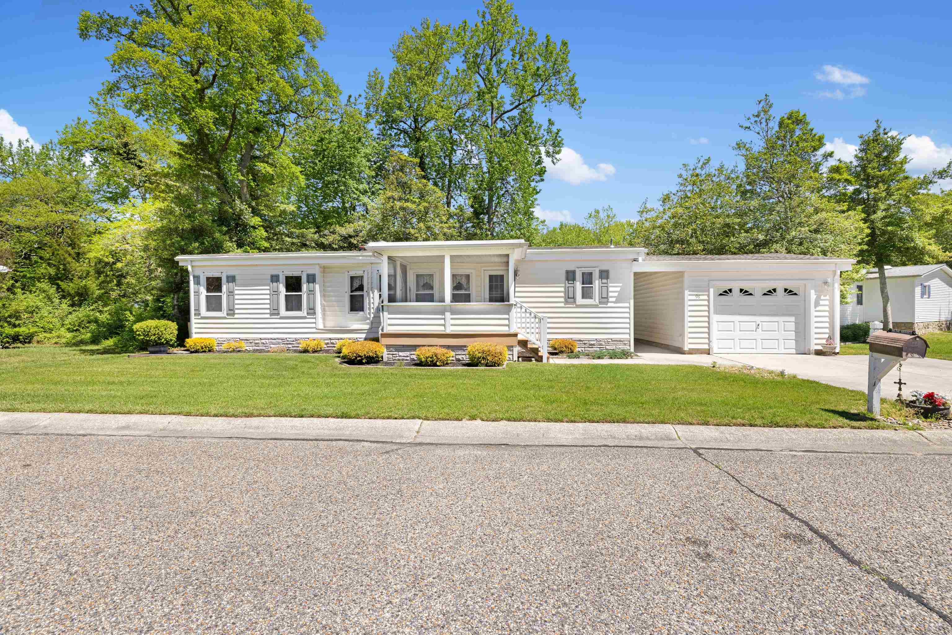 The deSatnick Real Estate Team