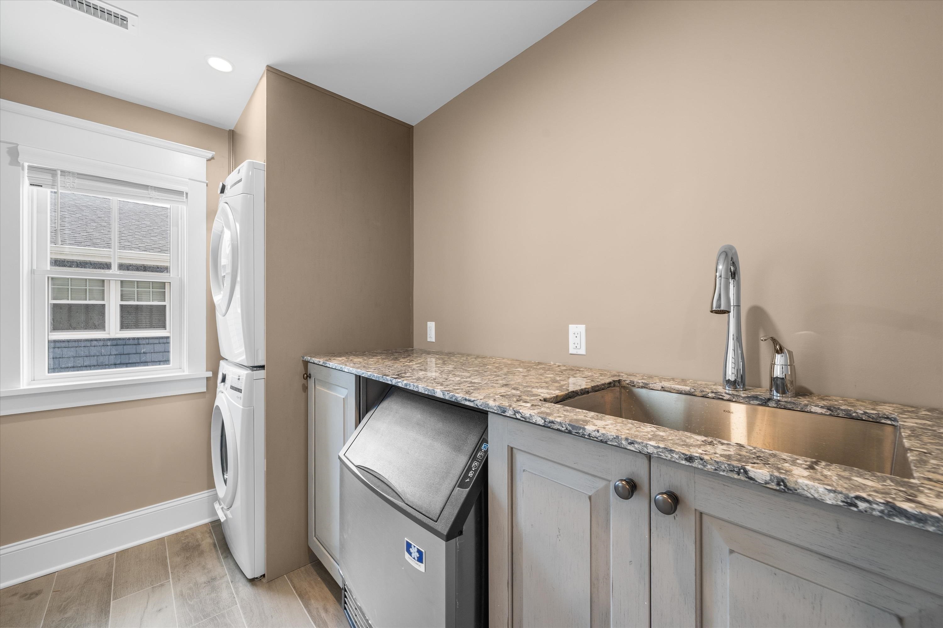 2958 Avalon Avenue - Picture 7