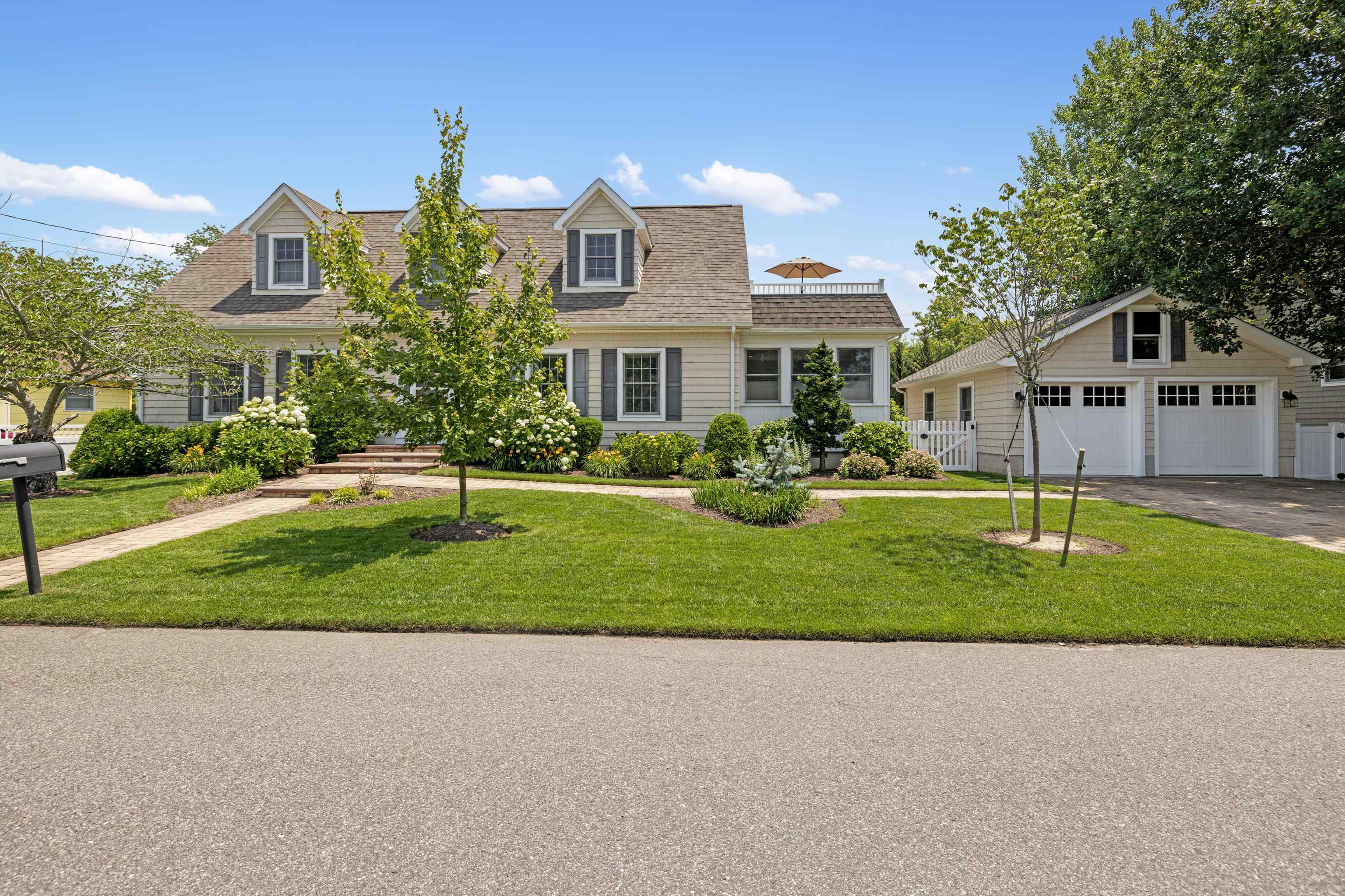 The deSatnick Real Estate Team