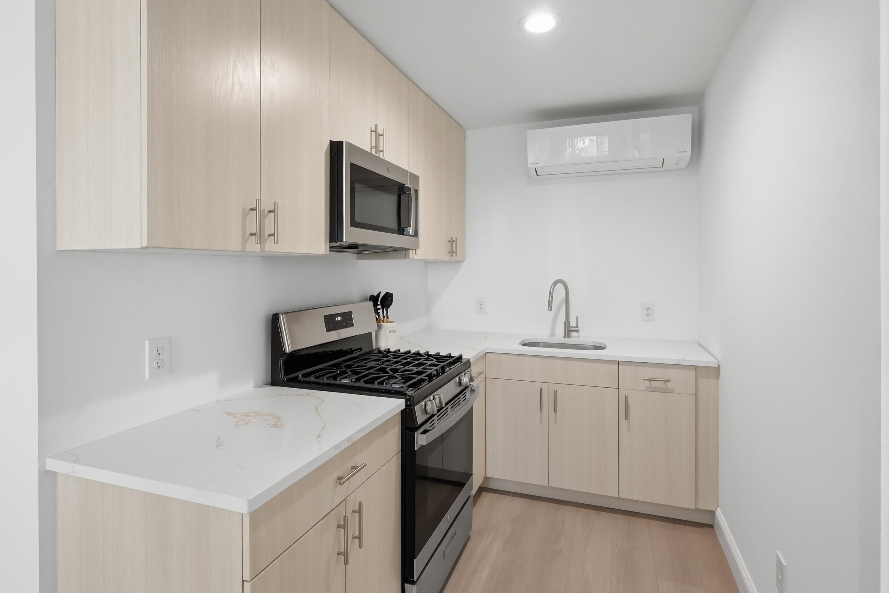 511 E 11th Avenue - Picture 3