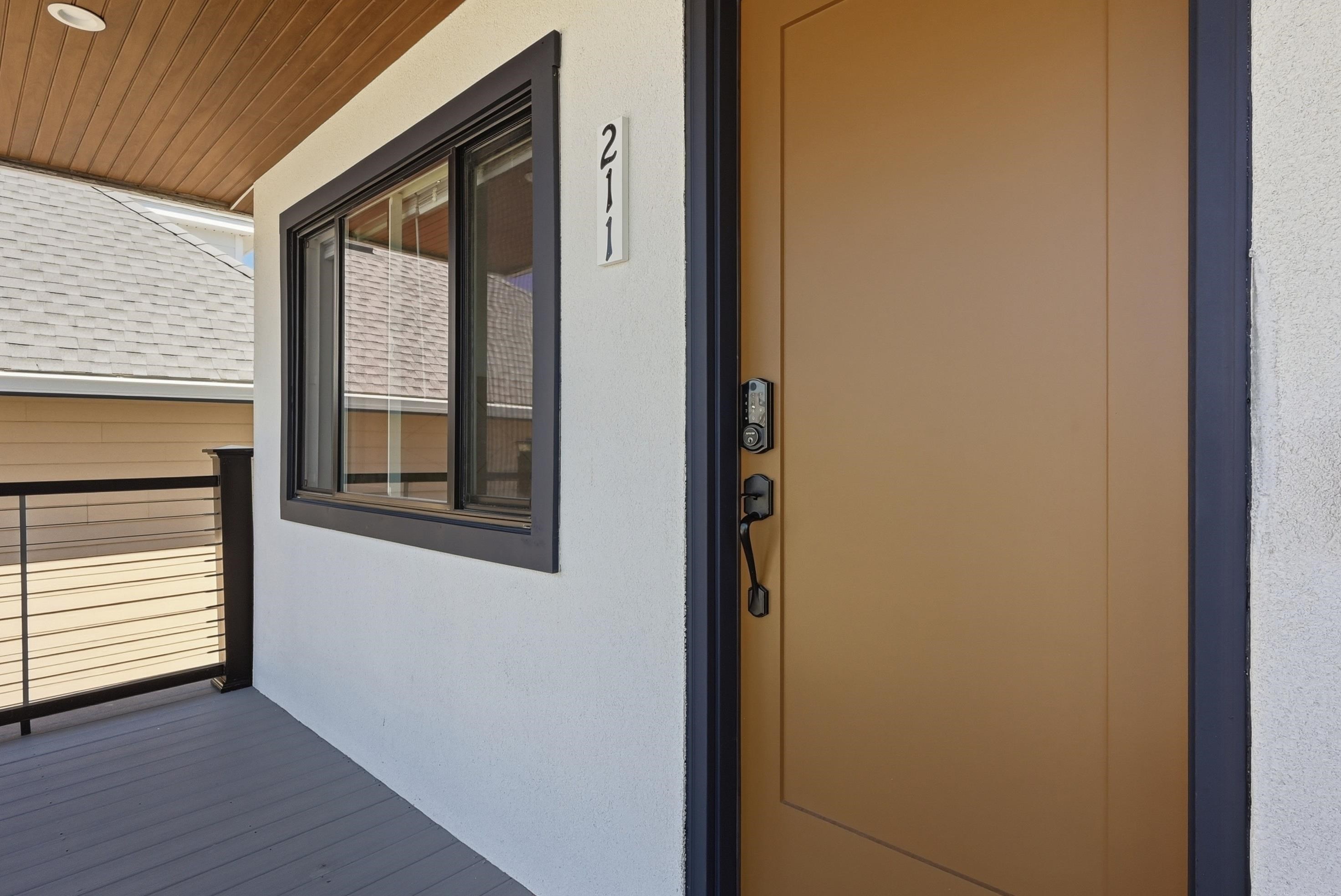 511 E 11th Avenue - Picture 2