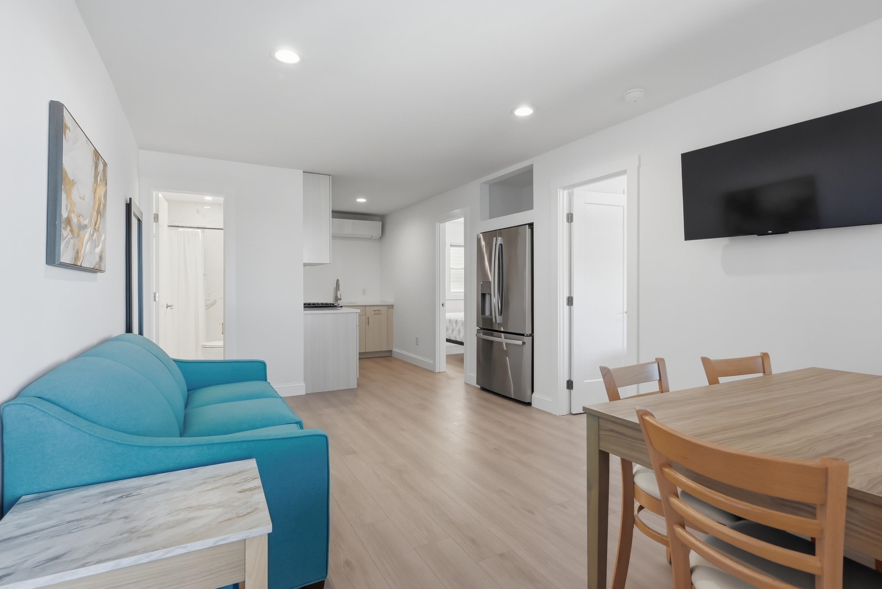 511 E 11th Avenue - Picture 2