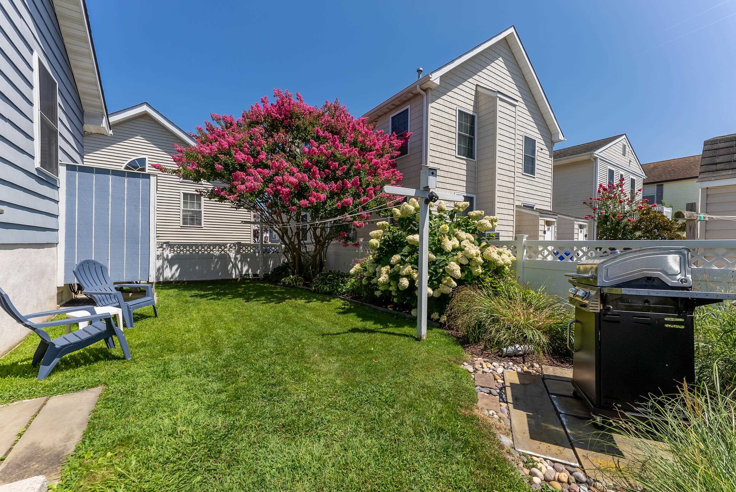 647 Barry Road - Picture 4