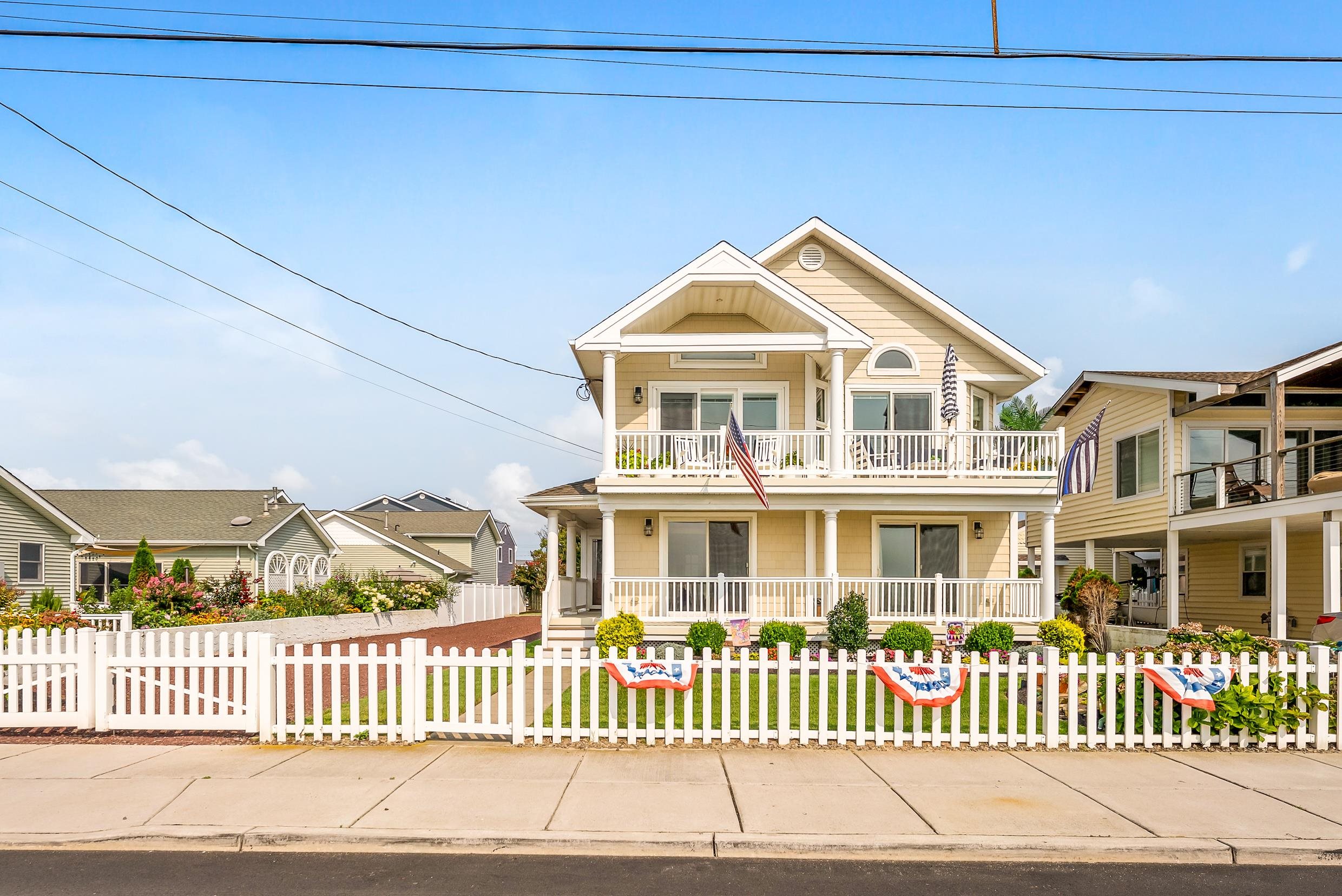 503 Beach Drive - Picture 1