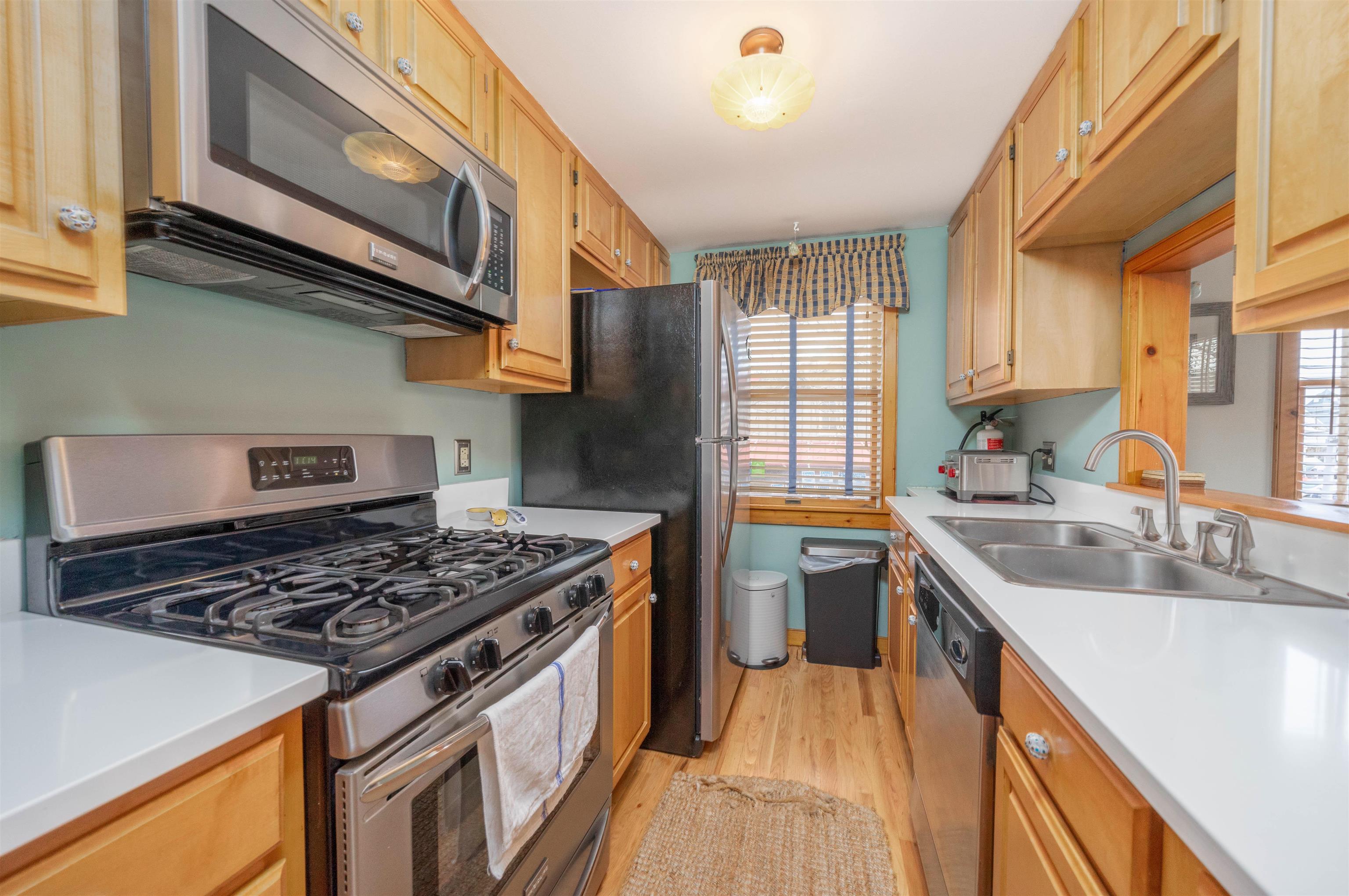 523 Lafayette Street Unit:2