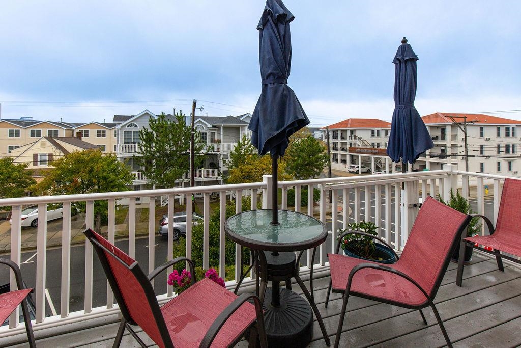 301 E Leaming Avenue