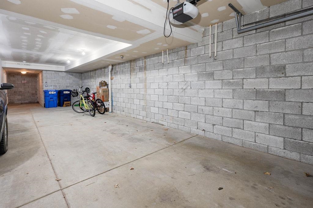 301 E Leaming Avenue