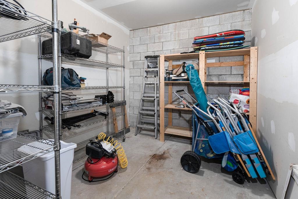 301 E Leaming Avenue