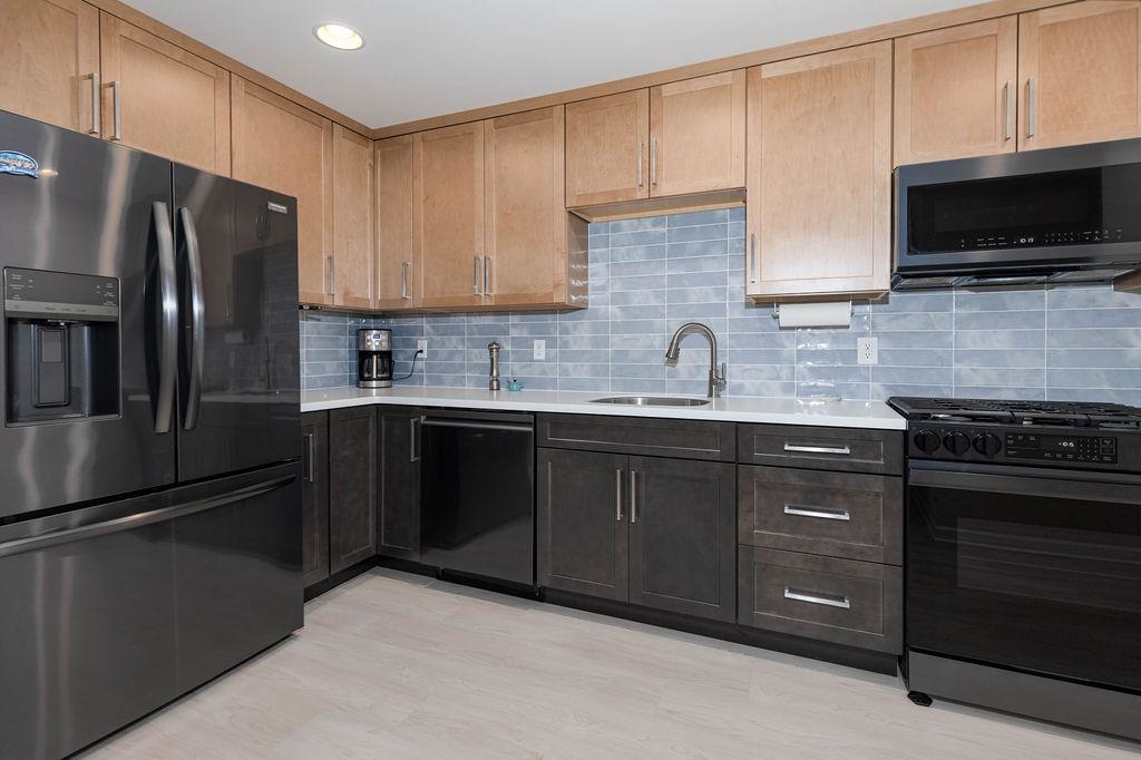 301 E Leaming Avenue