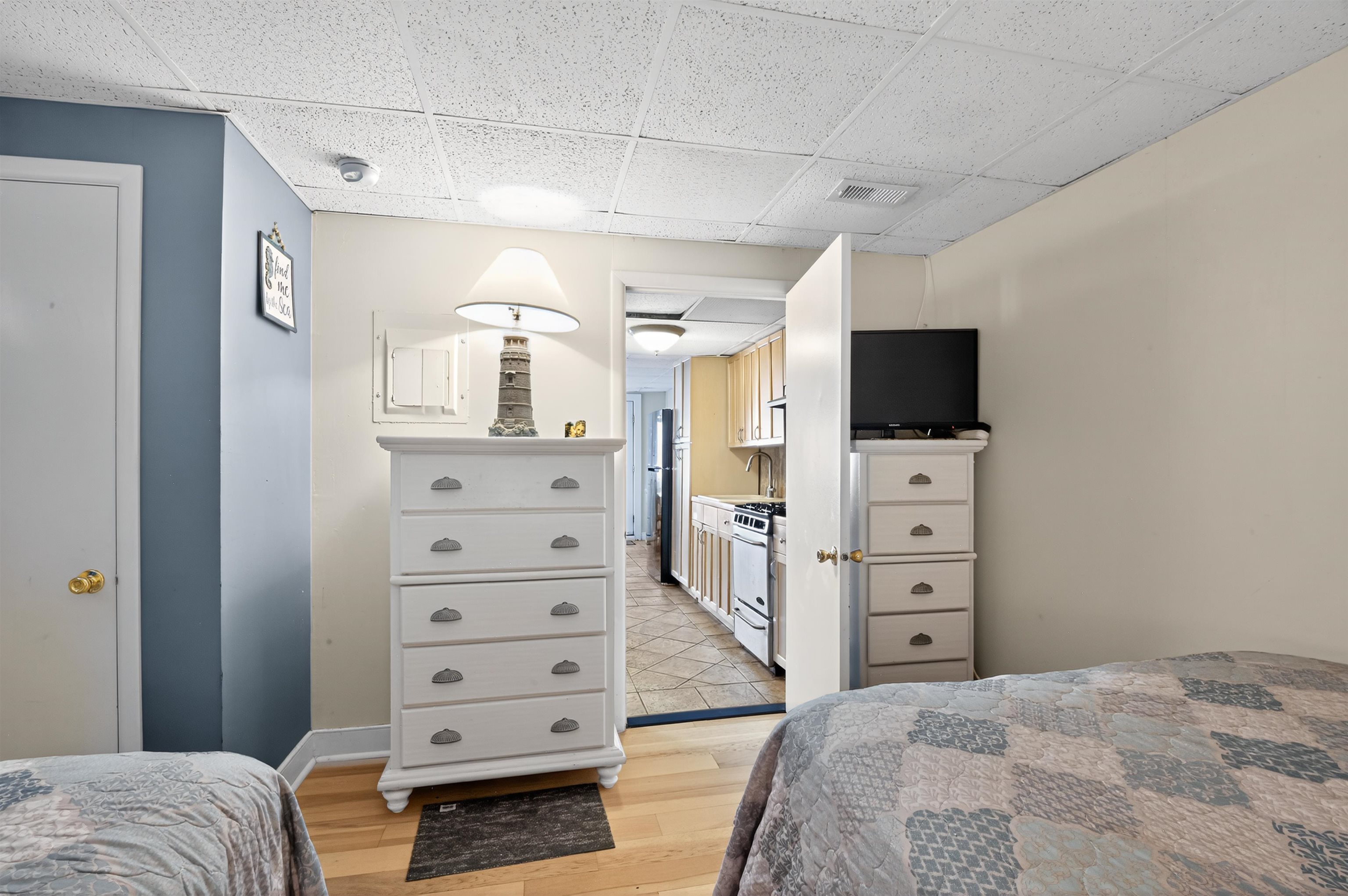 406-10 E Monterey Avenue