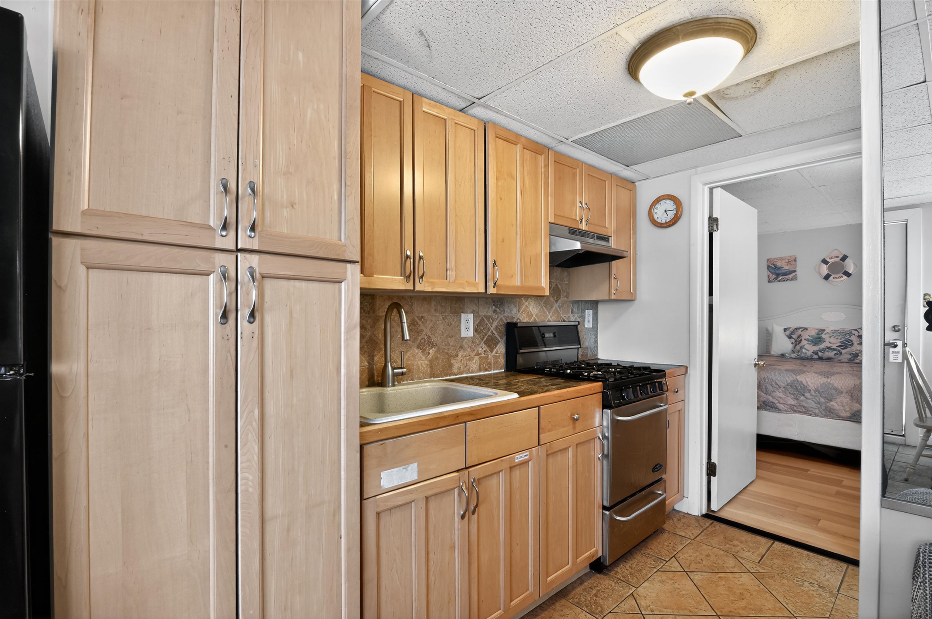 406-10 E Monterey Avenue