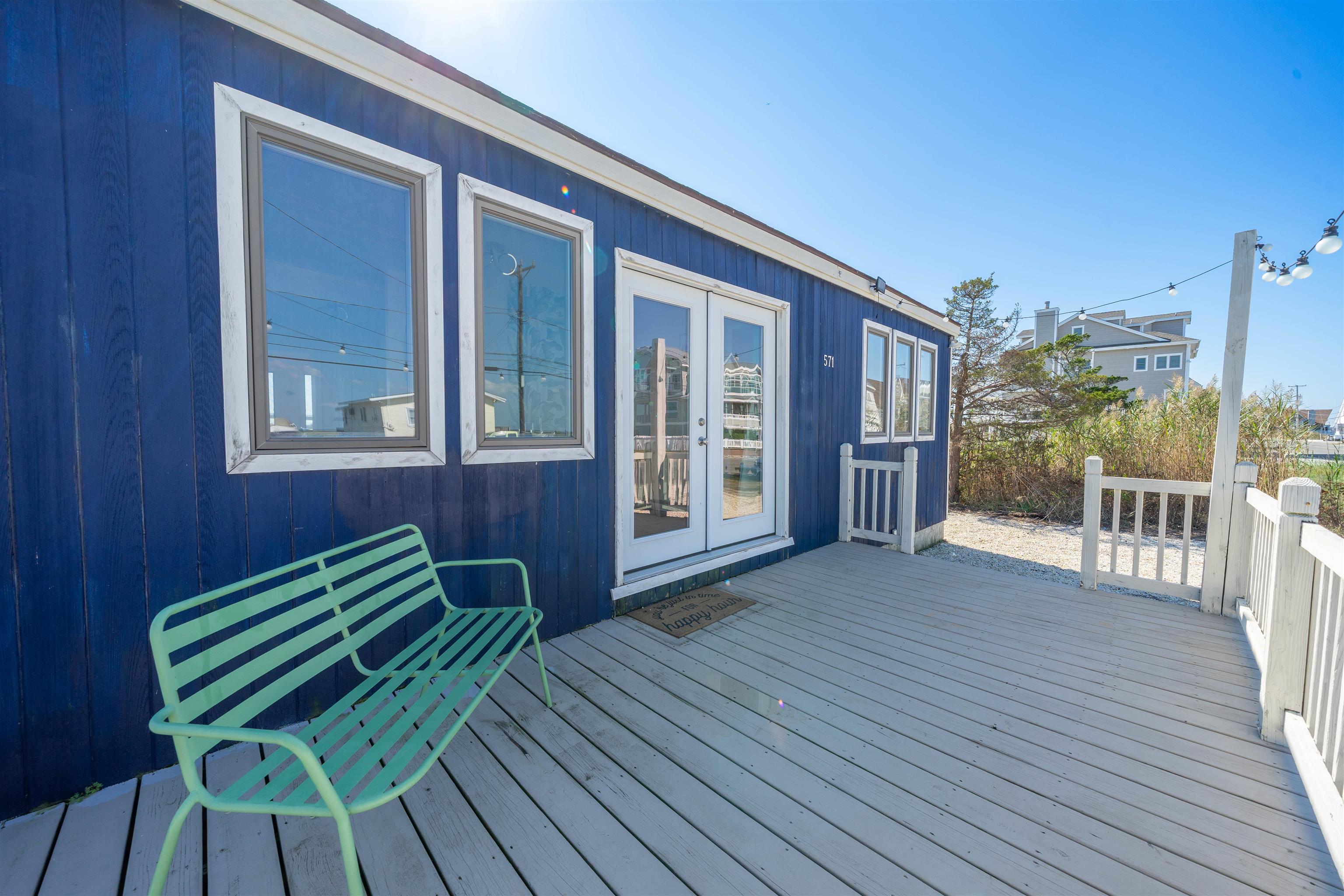 571 Avalon Boulevard - Picture 3