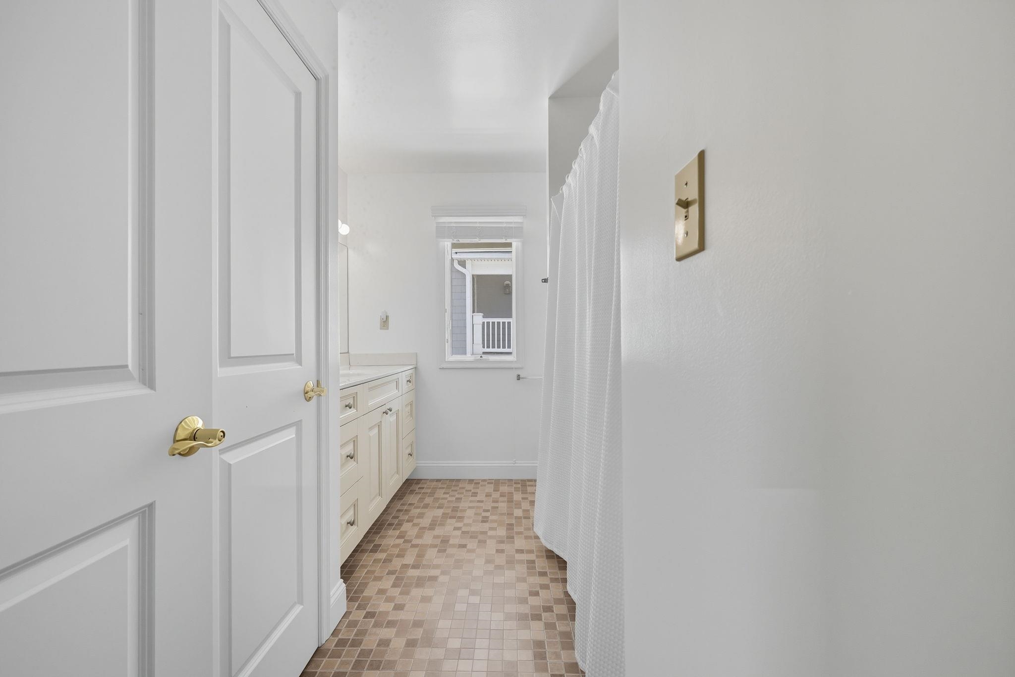 273 7th Street - Picture 10