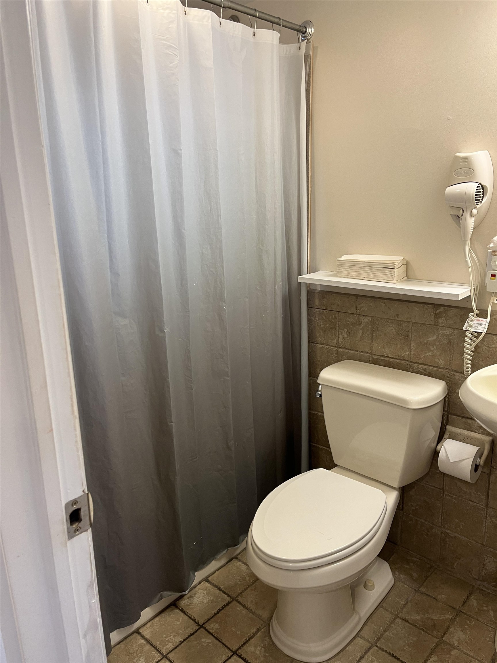 415 E Atlanta Avenue