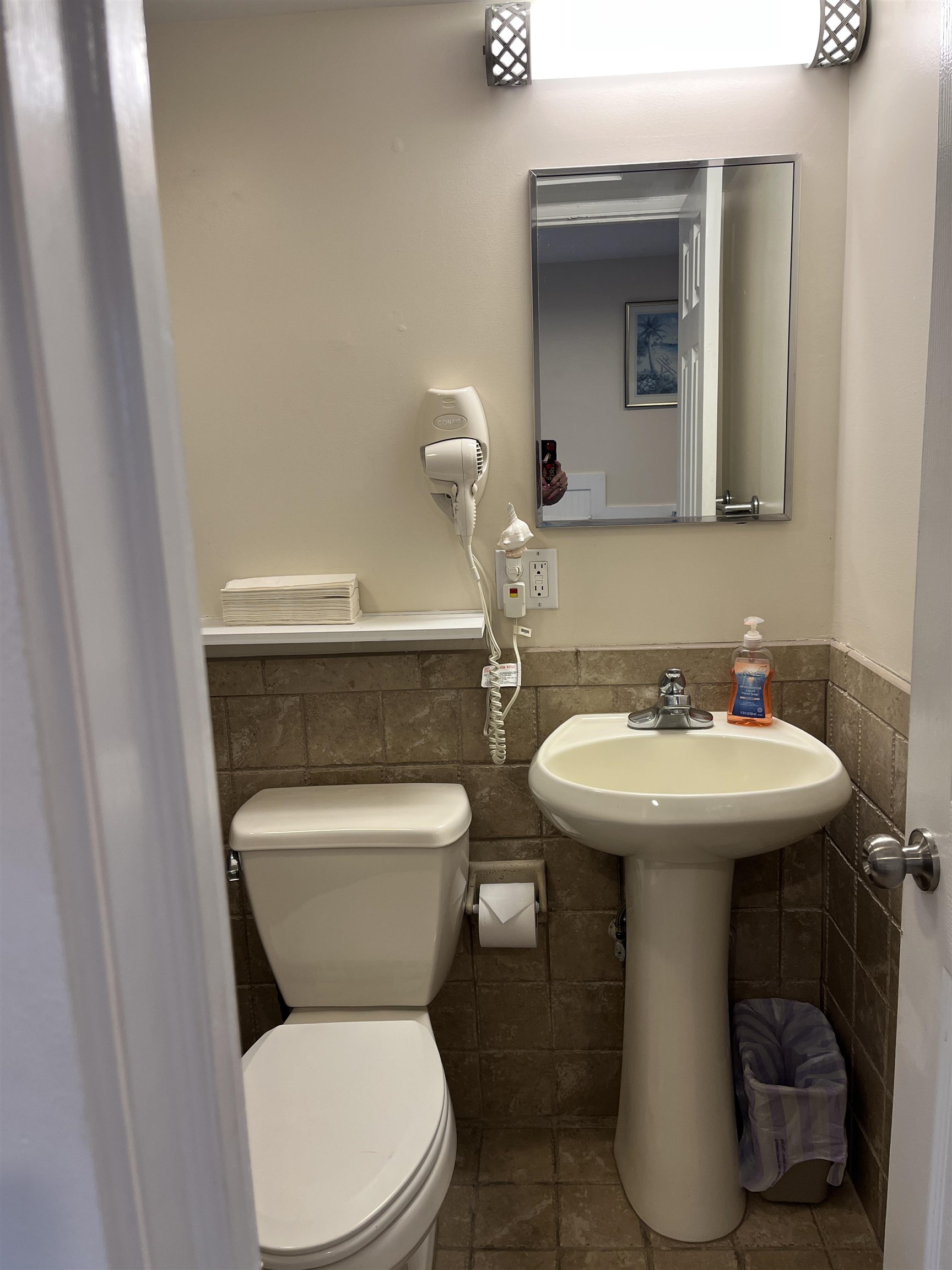 415 E Atlanta Avenue