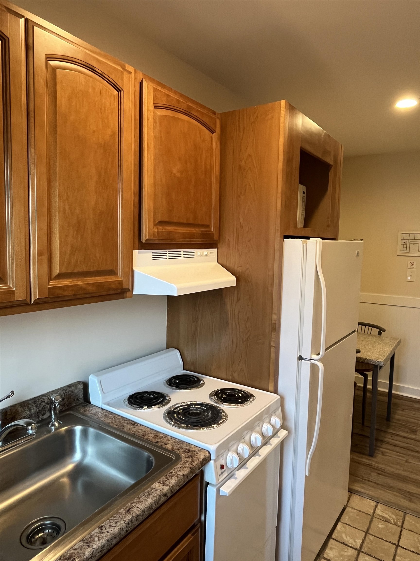 415 E Atlanta Avenue