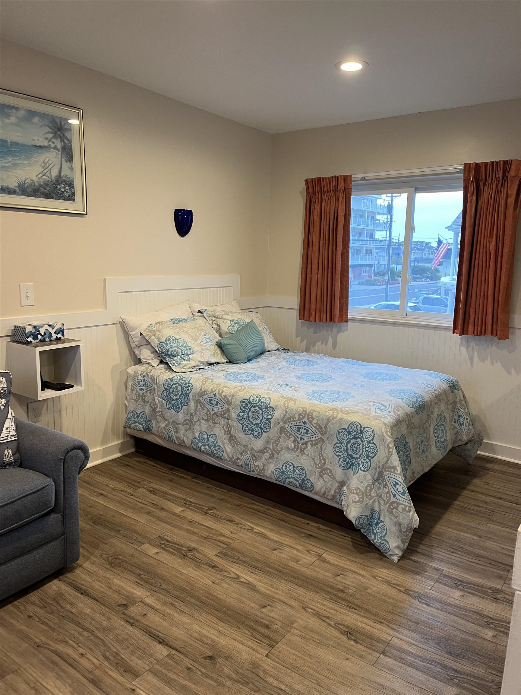 415 E Atlanta Avenue