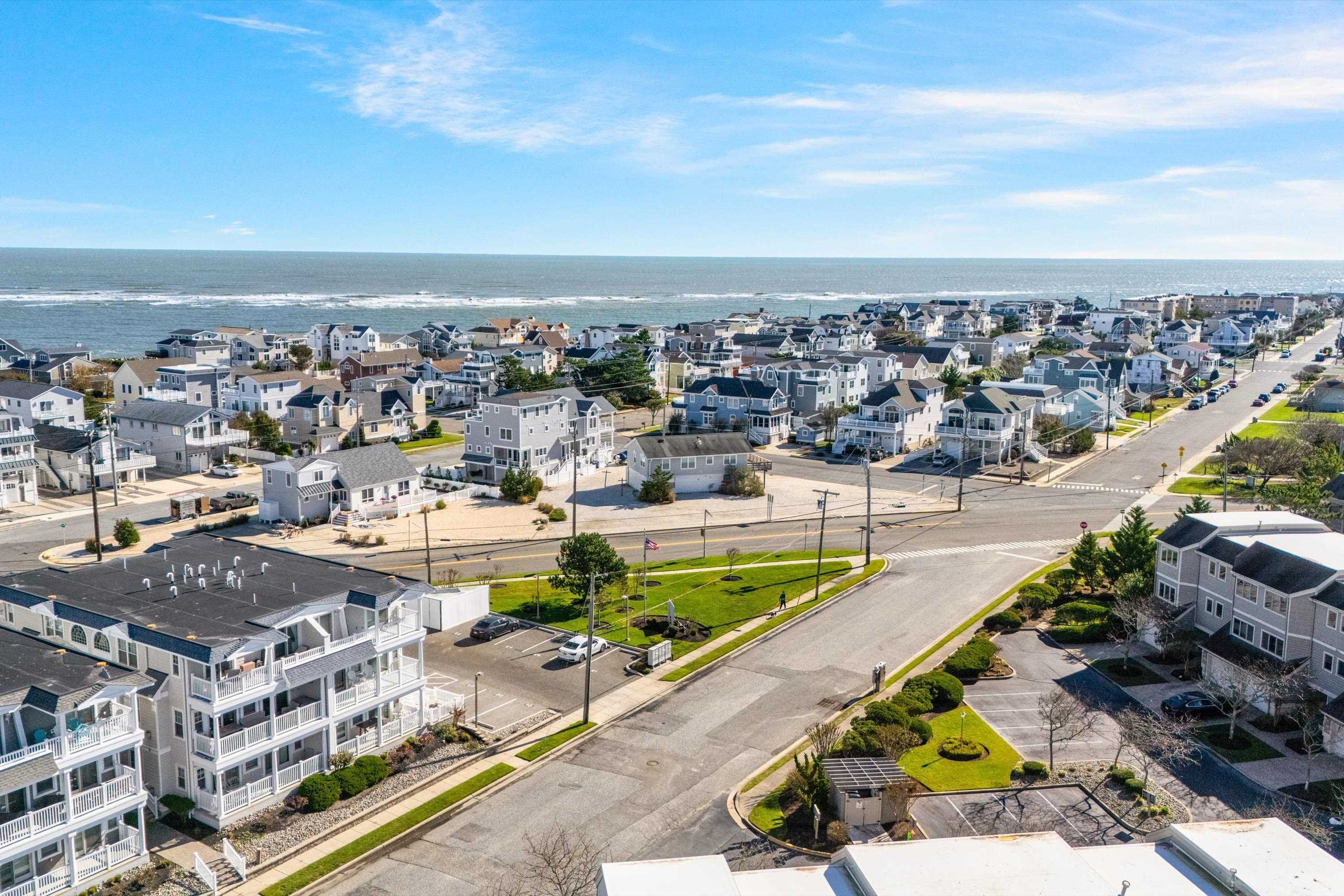 700 Ocean Drive - Picture 2