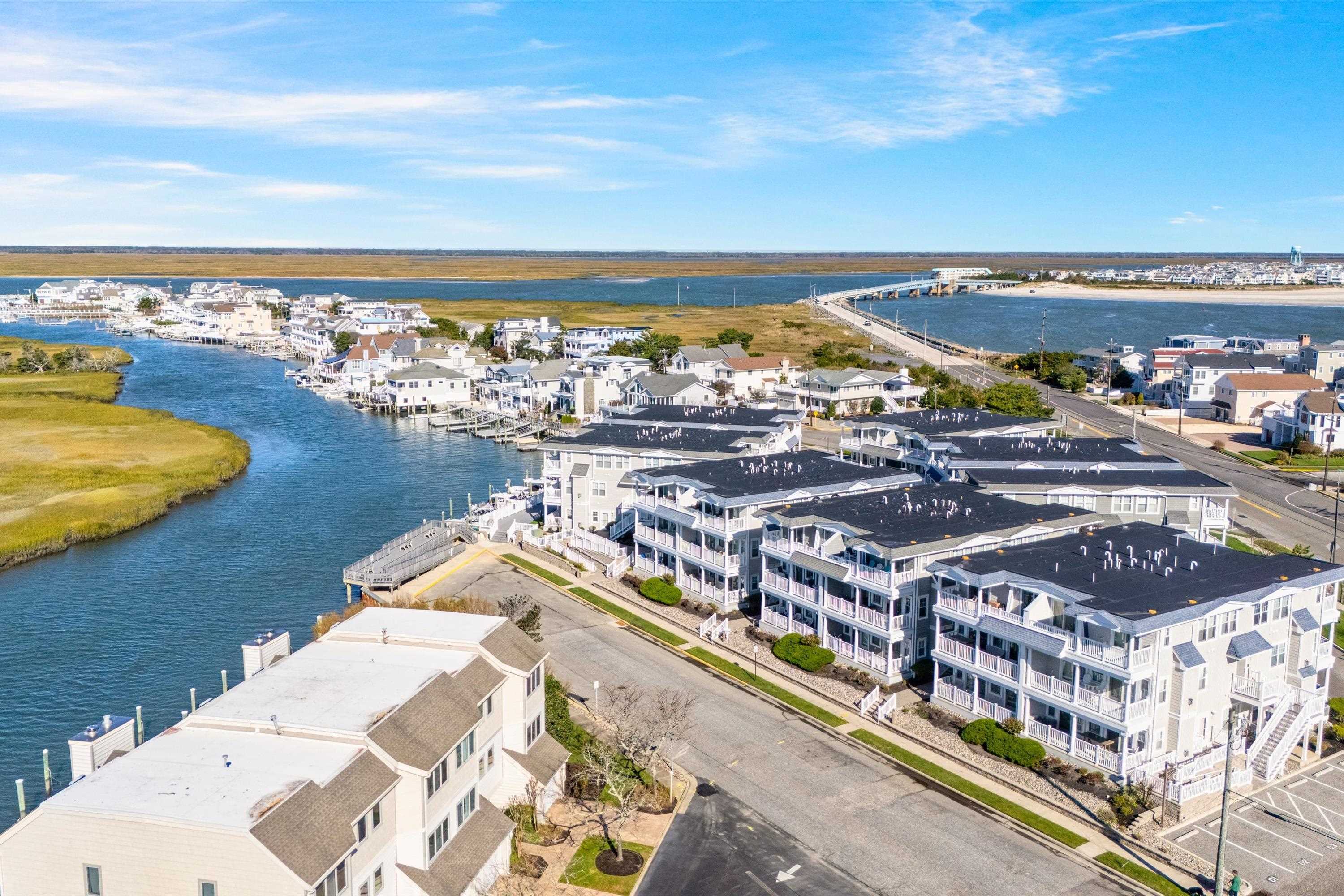 700 Ocean Drive - Picture 3