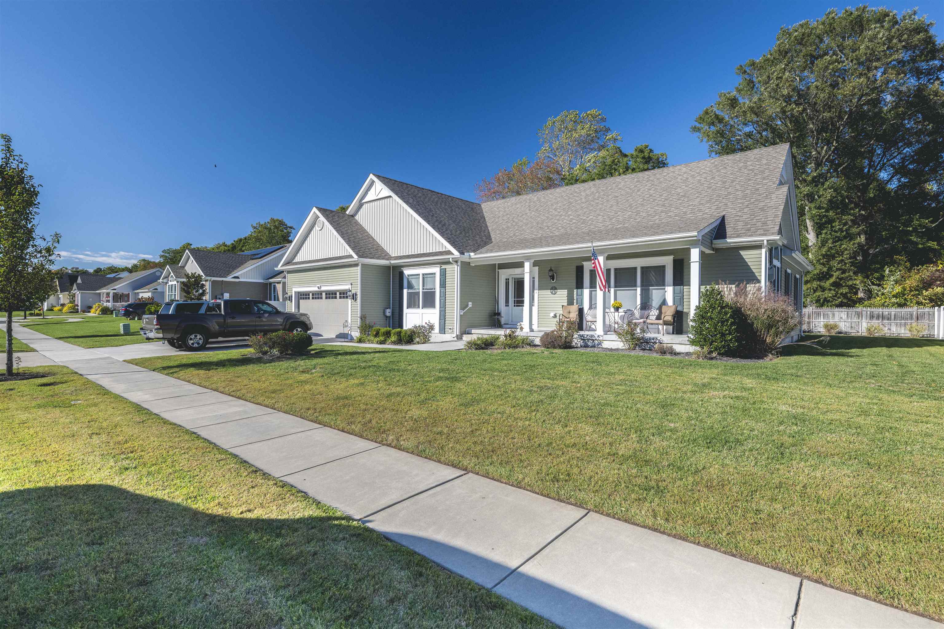 10 Canterbury Way - Picture 1