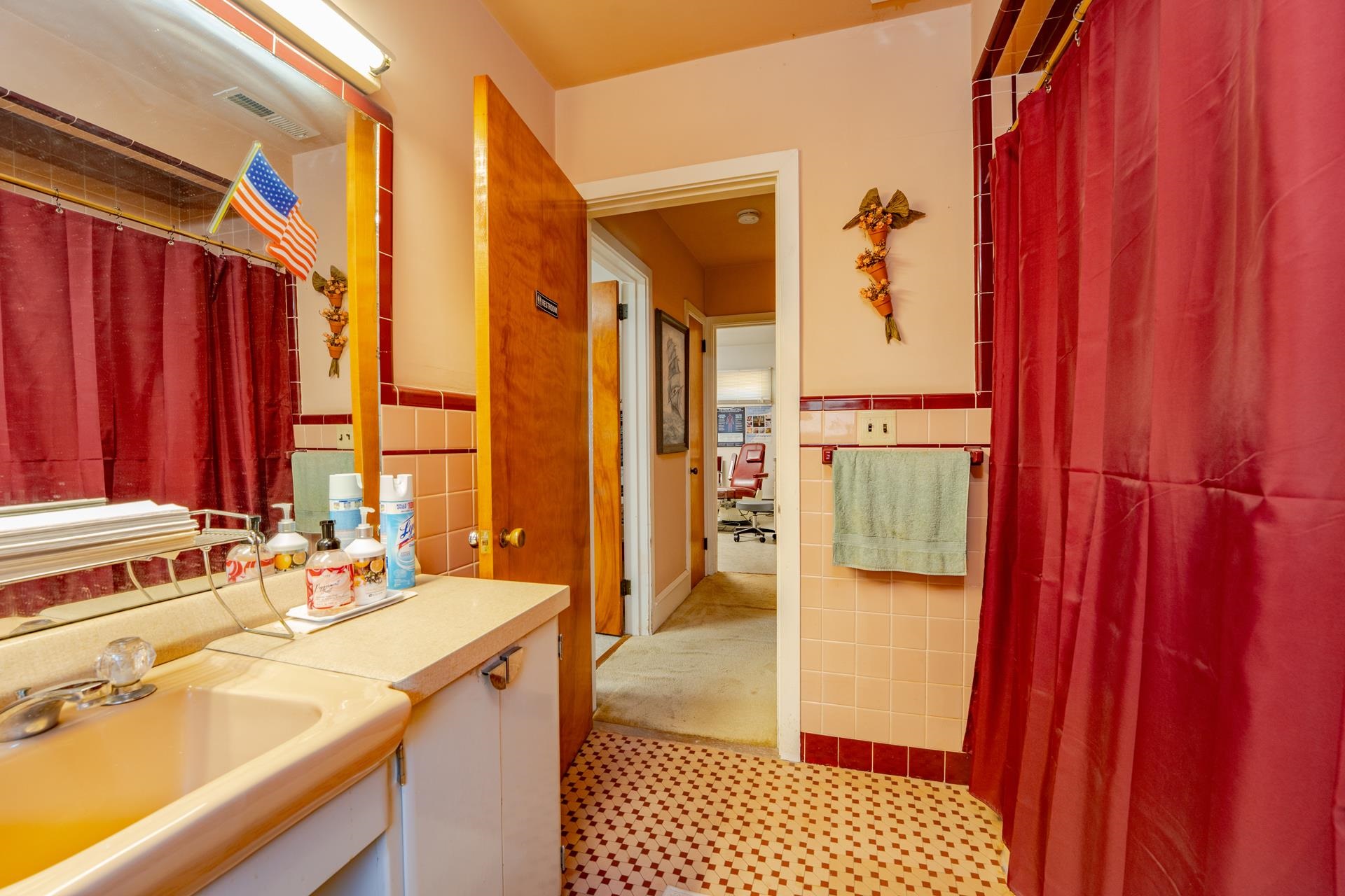 33 E Mechanic Street