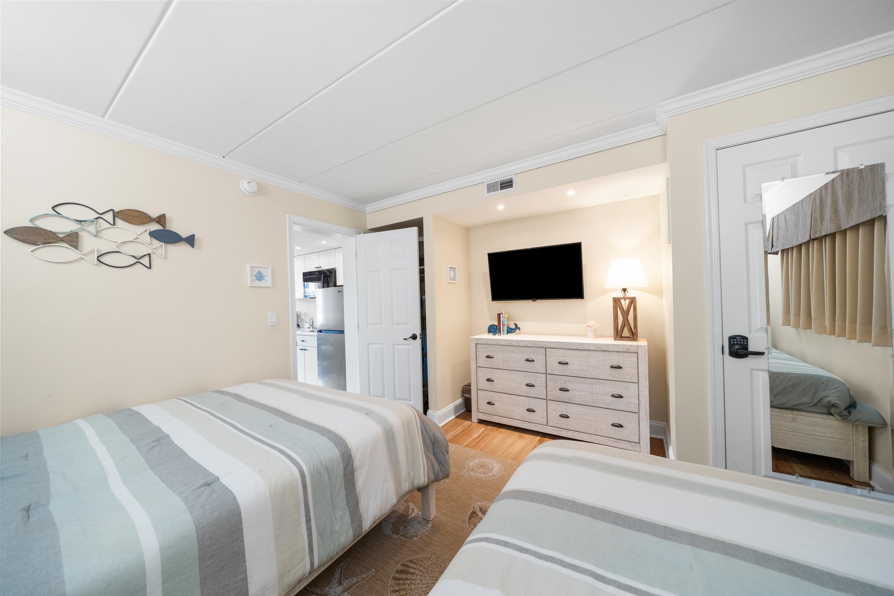 7888 Dune Drive - Picture 8