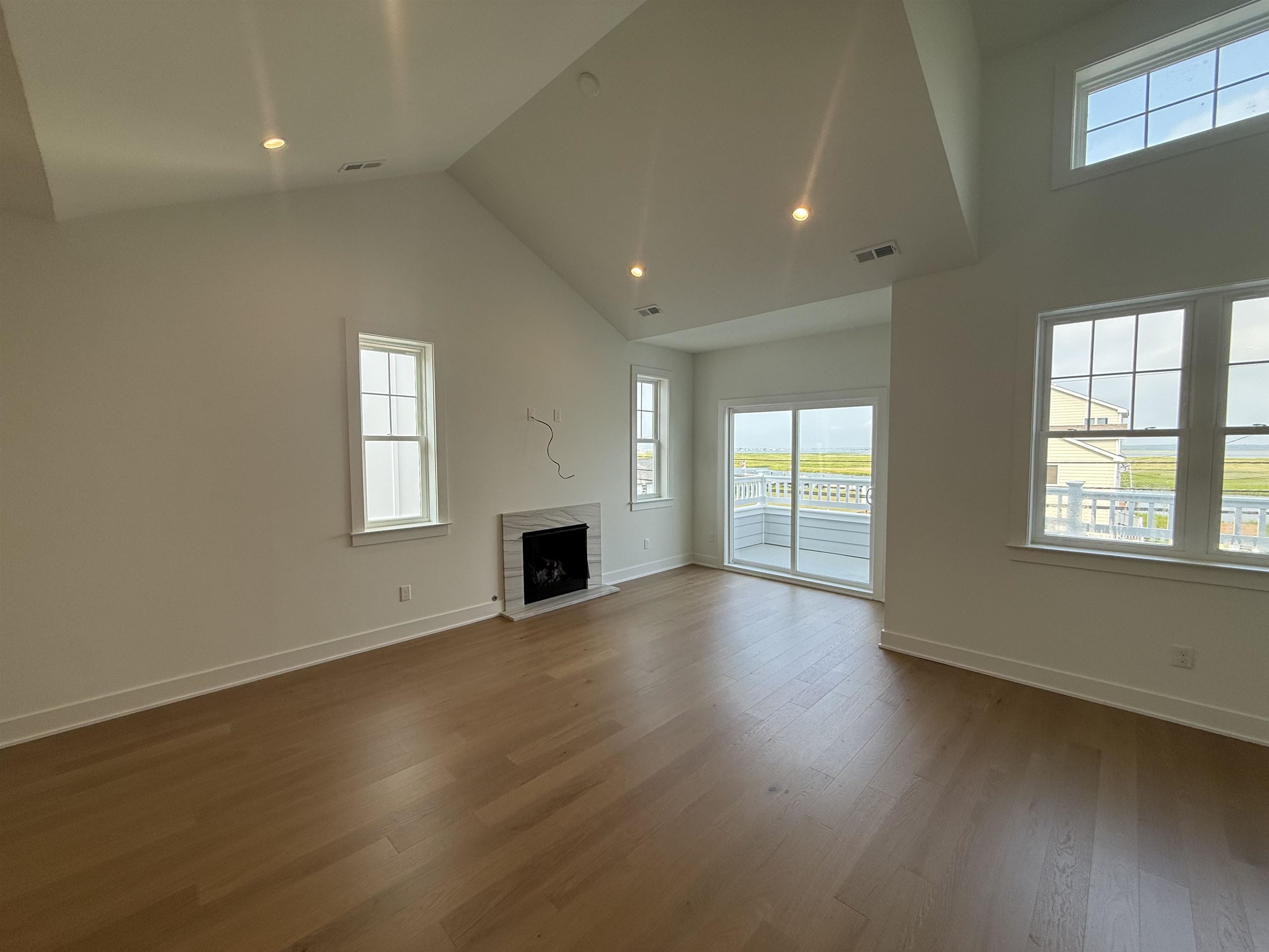 647 W Spruce Avenue - Picture 5