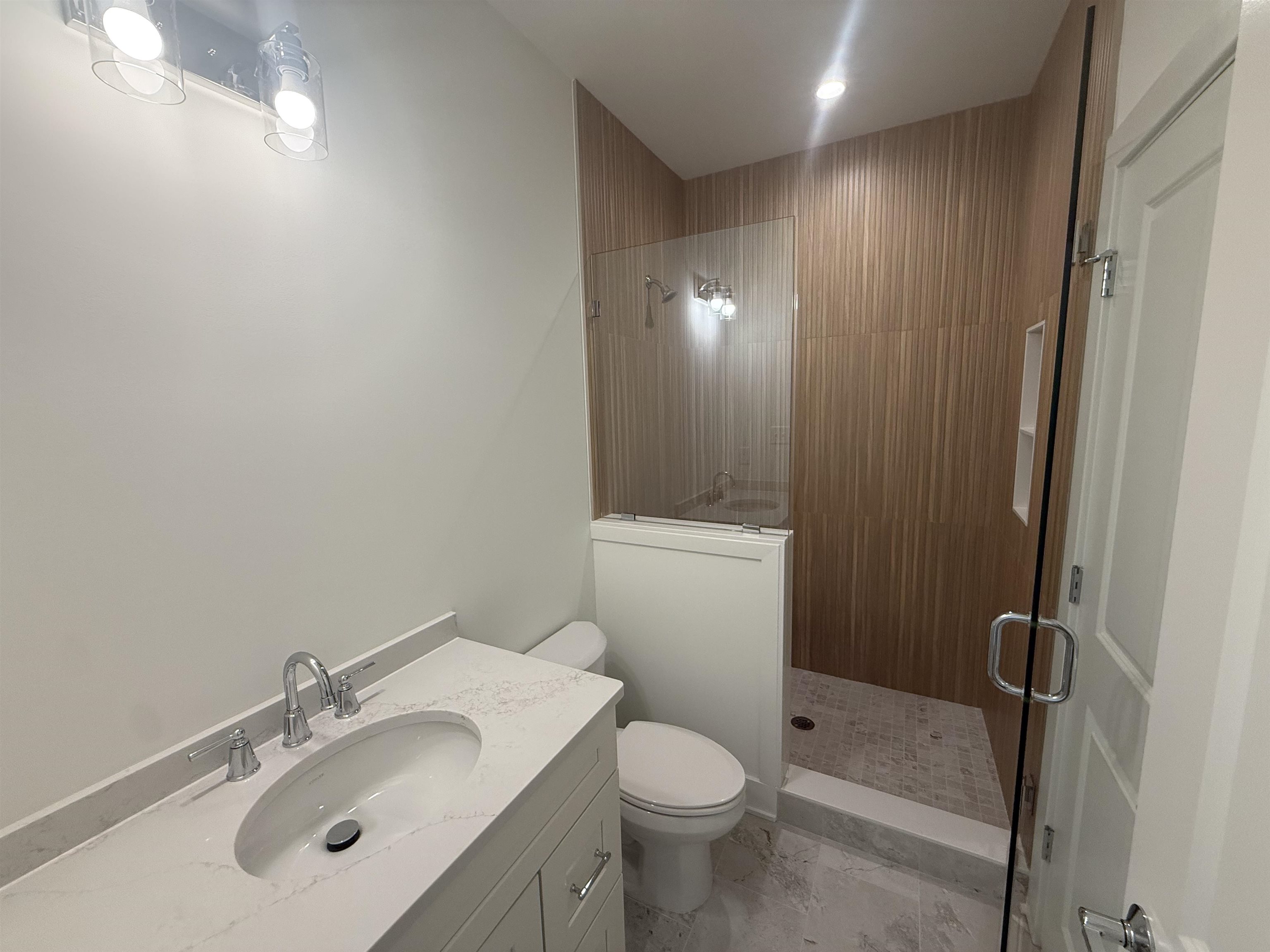 647 W Spruce Avenue - Picture 7
